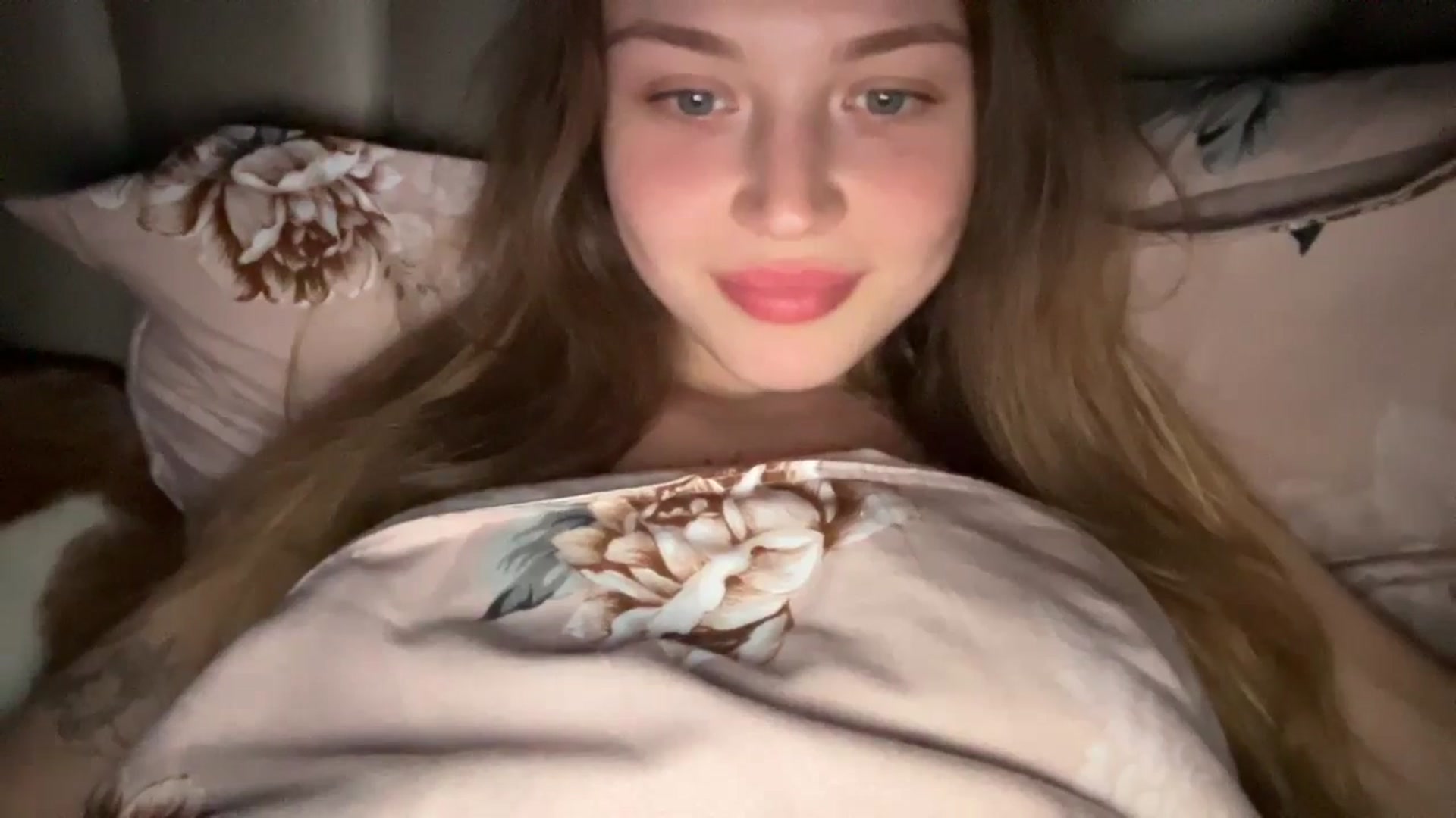 Gallery image thumbnail from Coconut_dream's myfreecams stream on, 07/01/2024, 20:51 image 9 of 20