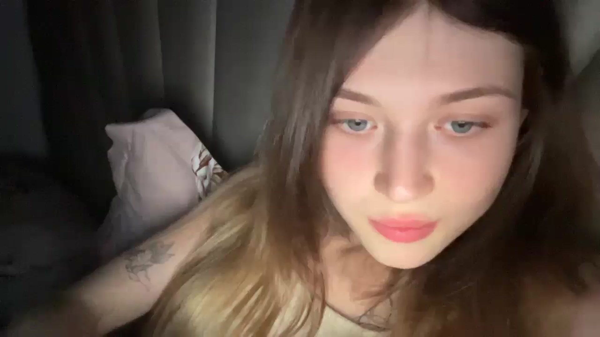 Gallery image thumbnail from Coconut_dream's myfreecams stream on, 07/02/2024, 20:19 image 6 of 20