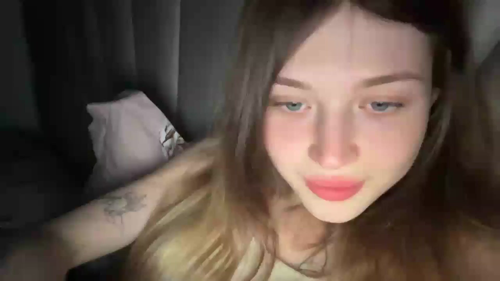 Gallery image thumbnail from Coconut_dream's myfreecams stream on, 07/02/2024, 20:19 image 4 of 20