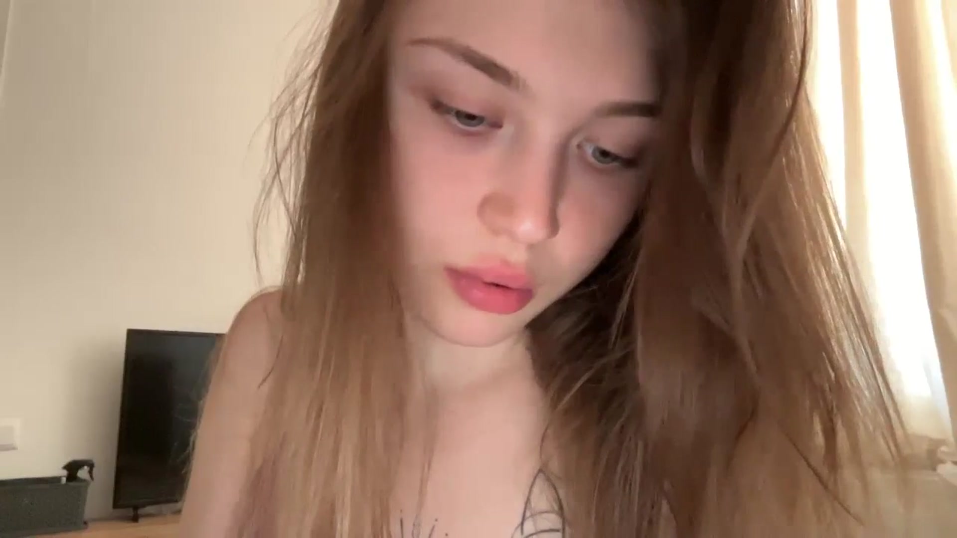 Gallery image thumbnail from Coconut_dream's myfreecams stream on, 07/06/2024, 08:40 image 7 of 20