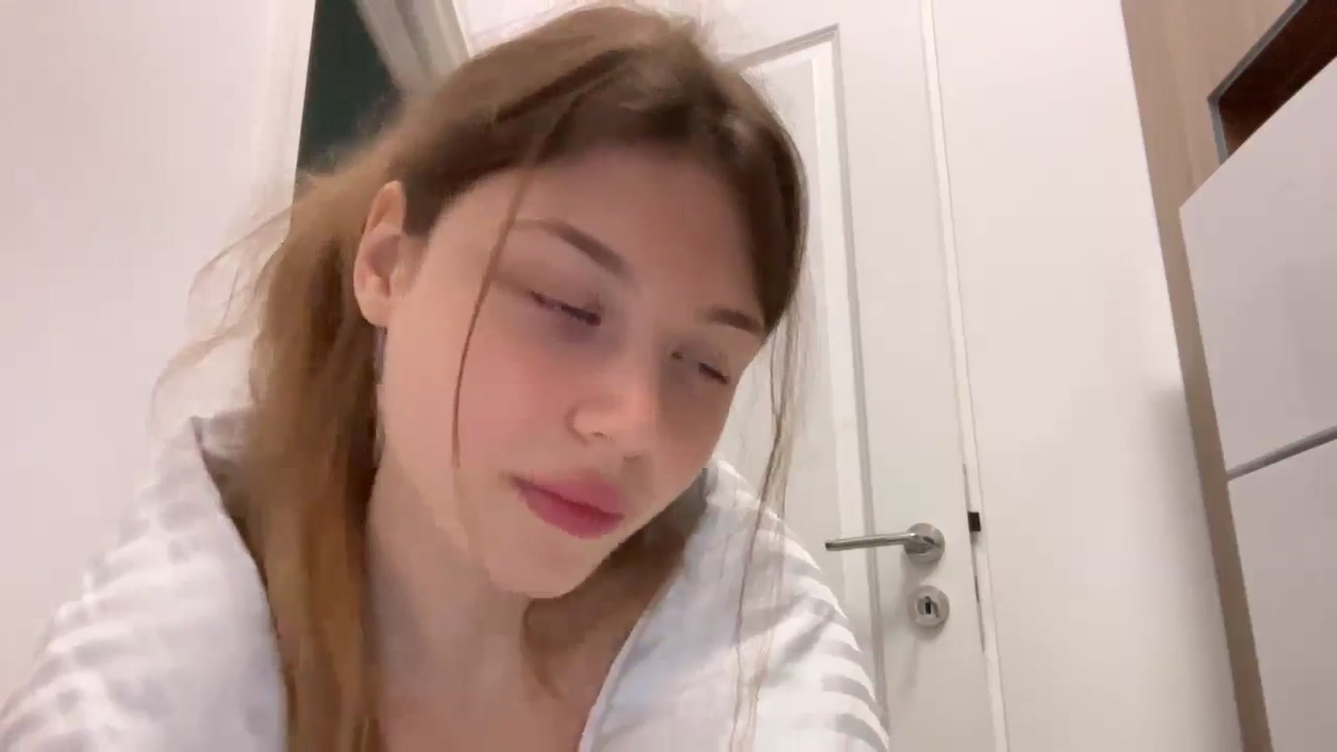 Gallery image thumbnail from Coconut_dream's myfreecams stream on, 07/08/2024, 08:25 image 8 of 20