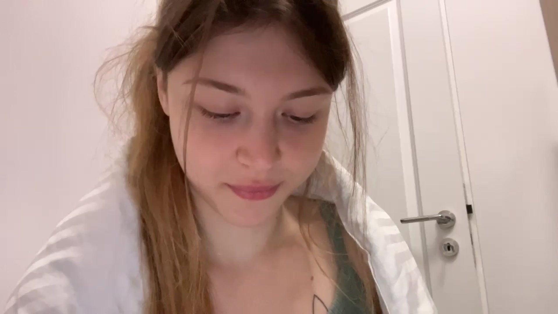 Gallery image thumbnail from Coconut_dream's myfreecams stream on, 07/08/2024, 08:25 image 12 of 20