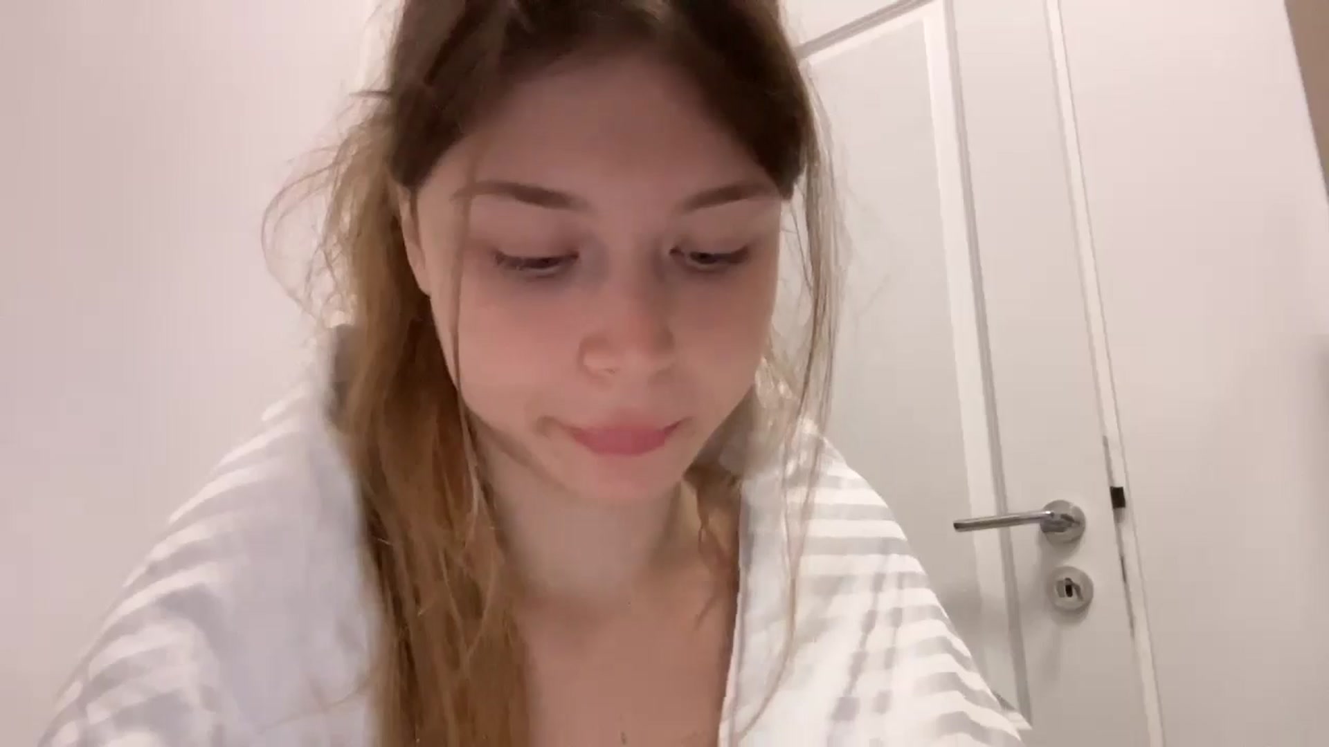 Gallery image thumbnail from Coconut_dream's myfreecams stream on, 07/08/2024, 08:25 image 11 of 20