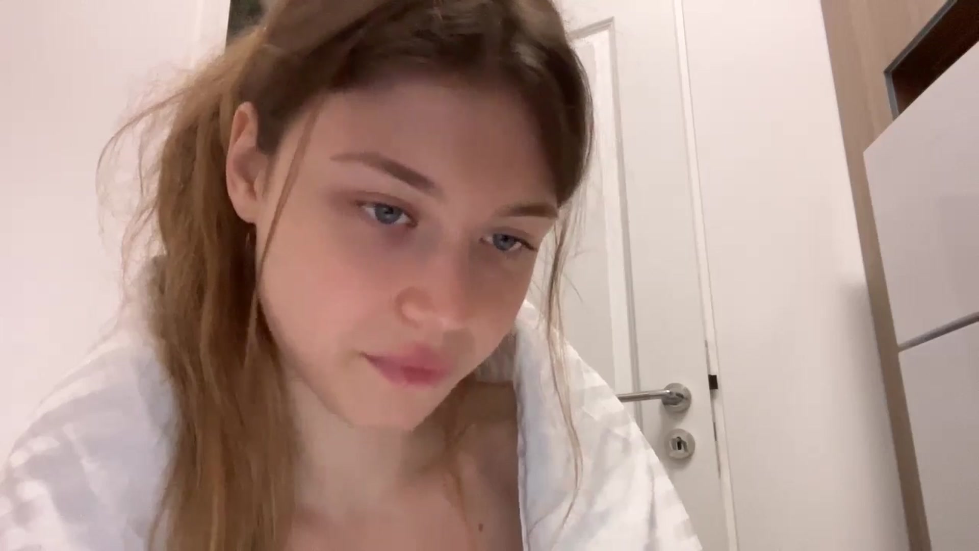 Gallery image thumbnail from Coconut_dream's myfreecams stream on, 07/08/2024, 08:25 image 6 of 20