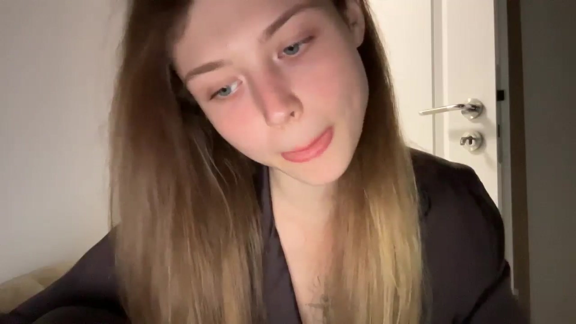 Gallery image thumbnail from Coconut_dream's myfreecams stream on, 07/08/2024, 20:29 image 10 of 20