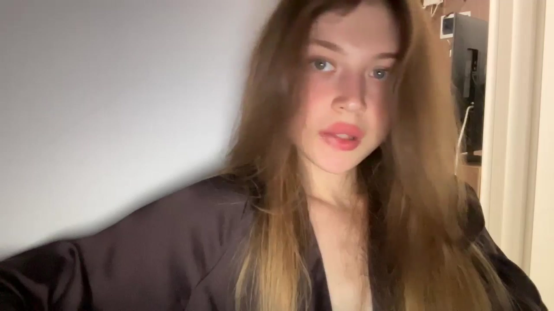 Gallery image thumbnail from Coconut_dream's myfreecams stream on, 07/08/2024, 20:29 image 3 of 20