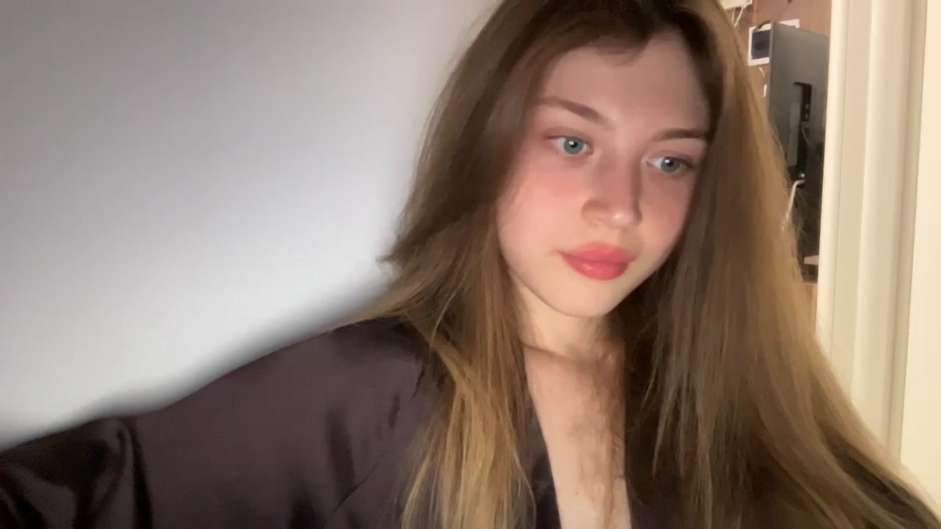 Gallery image thumbnail from Coconut_dream's myfreecams stream on, 07/08/2024, 20:29 image 8 of 20