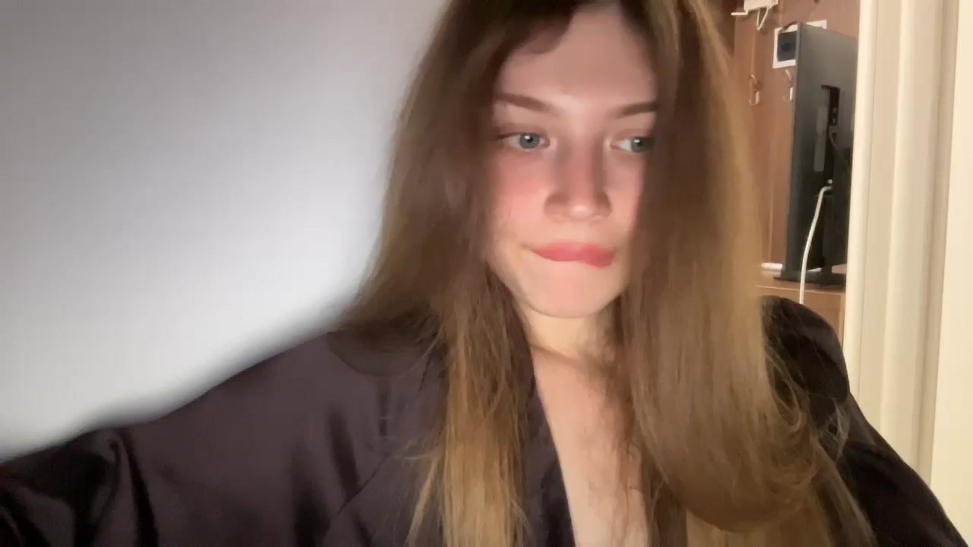 Gallery image thumbnail from Coconut_dream's myfreecams stream on, 07/08/2024, 20:29 image 6 of 20