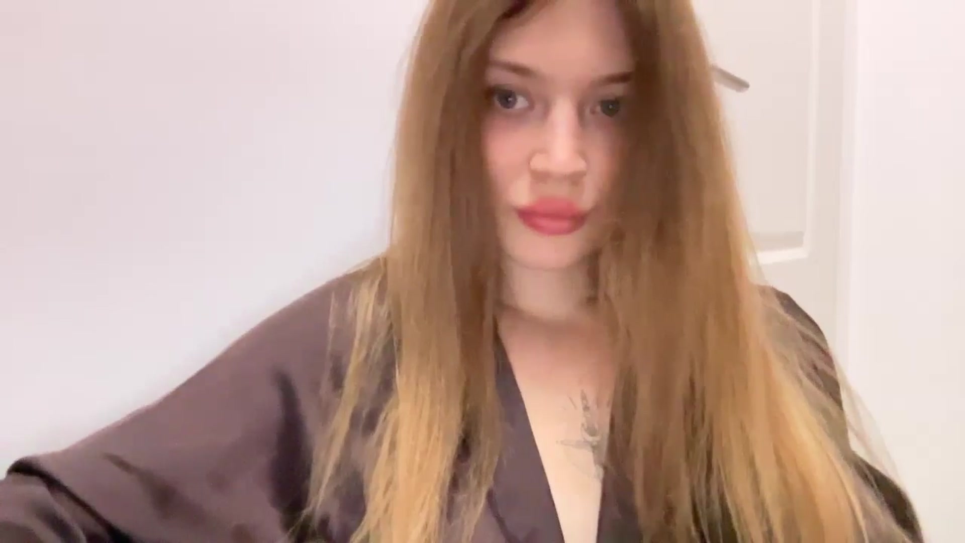 Gallery image thumbnail from Coconut_dream's myfreecams stream on, 07/08/2024, 21:18 image 4 of 20