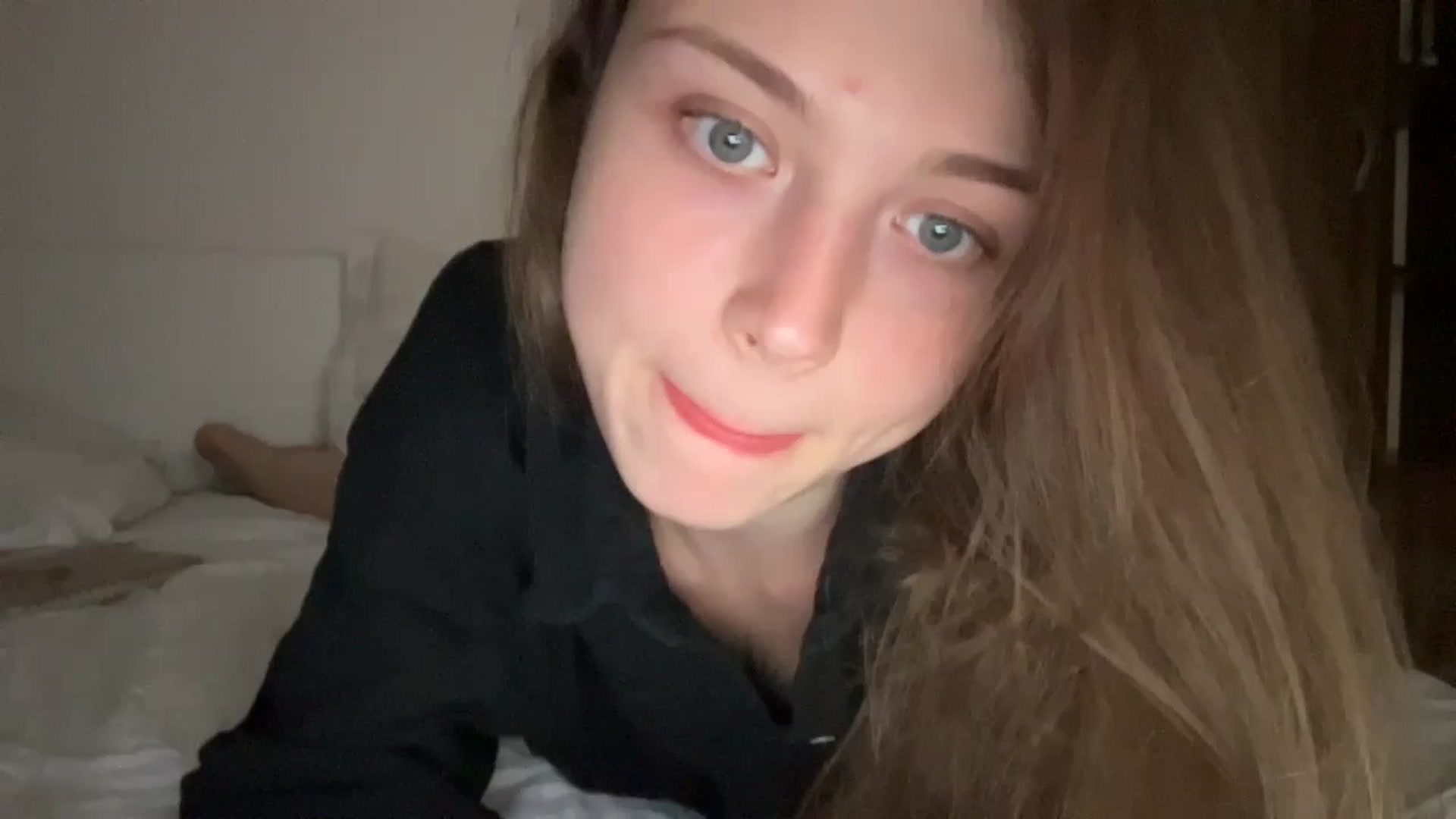 Gallery image thumbnail from Coconut_dream's myfreecams stream on, 07/09/2024, 20:54 image 10 of 20