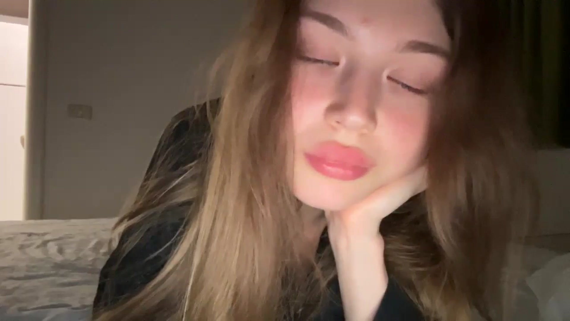 Gallery image thumbnail from Coconut_dream's myfreecams stream on, 07/09/2024, 23:40 image 2 of 20