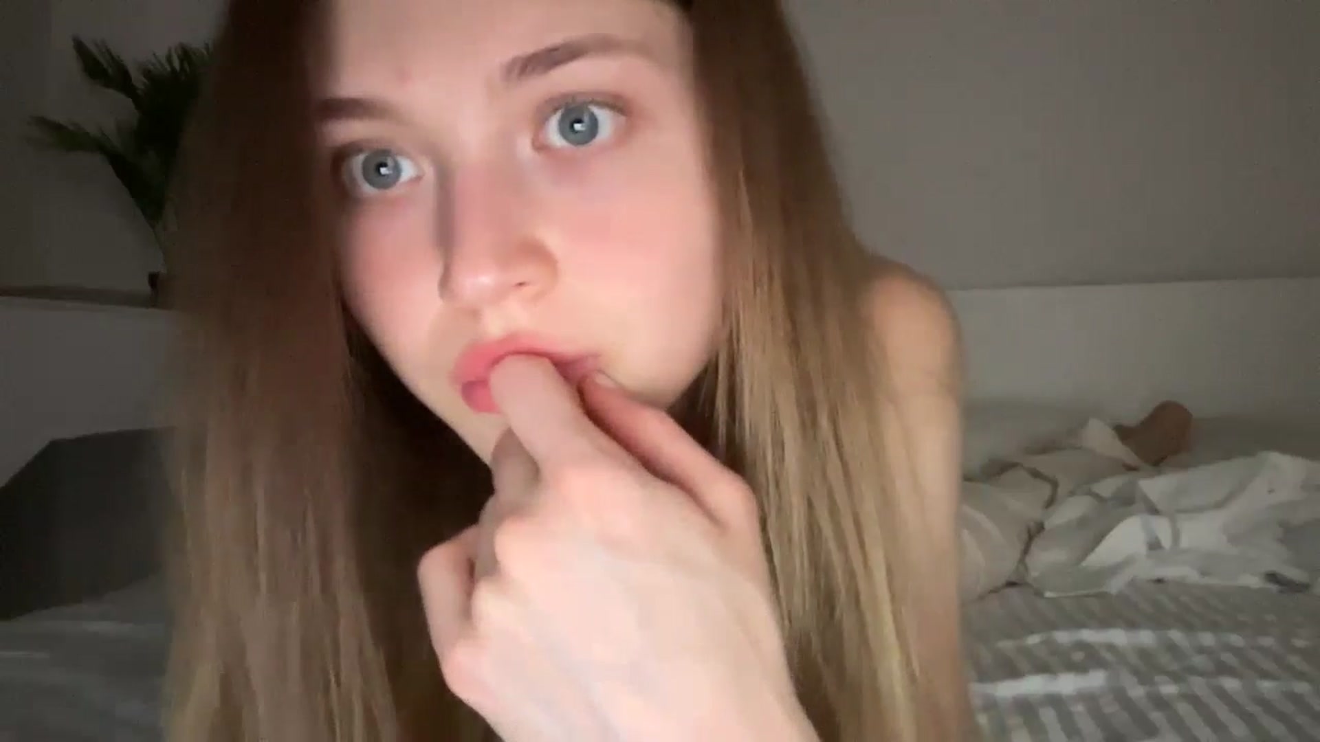 Gallery image thumbnail from Coconut_dream's myfreecams stream on, 07/10/2024, 23:22 image 9 of 20