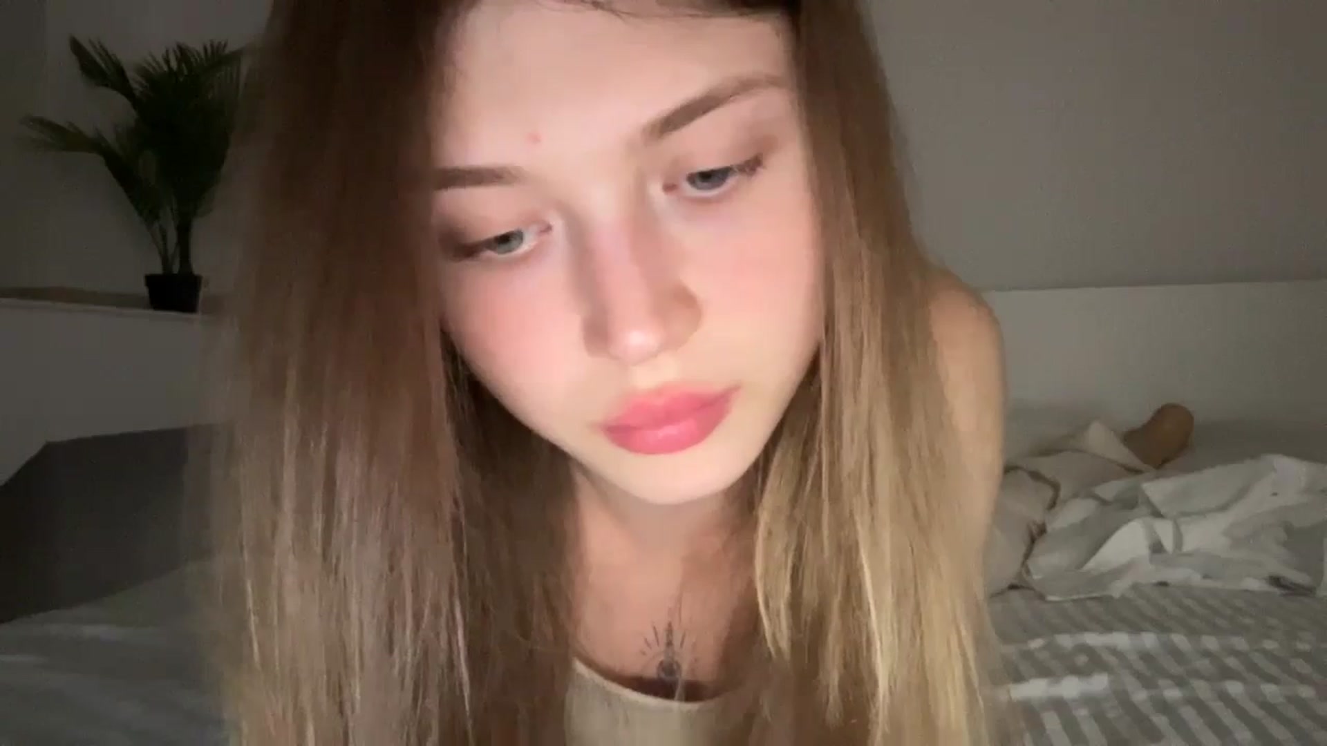 Gallery image thumbnail from Coconut_dream's myfreecams stream on, 07/10/2024, 23:22 image 13 of 20