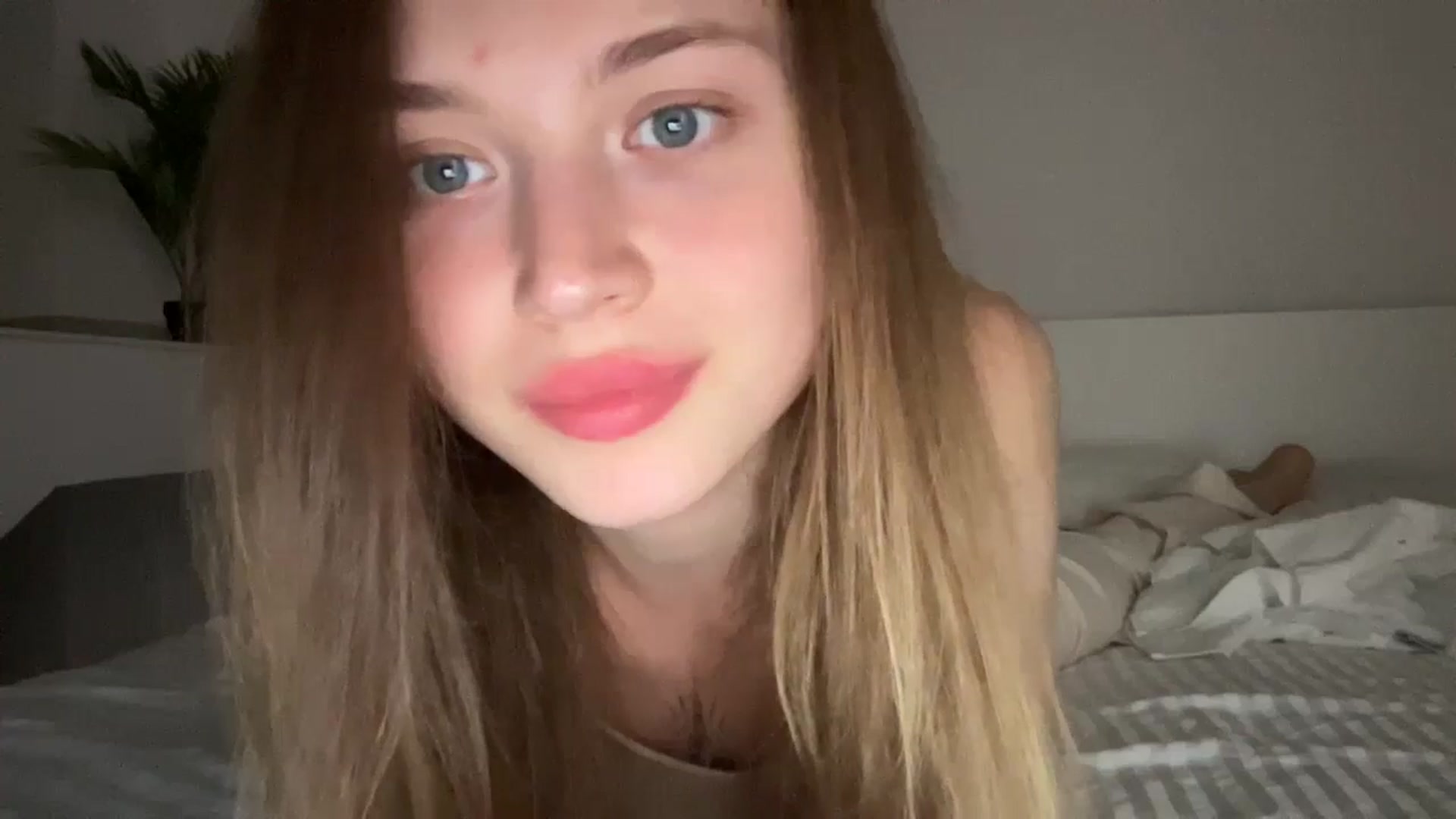 Gallery image thumbnail from Coconut_dream's myfreecams stream on, 07/10/2024, 23:22 image 11 of 20