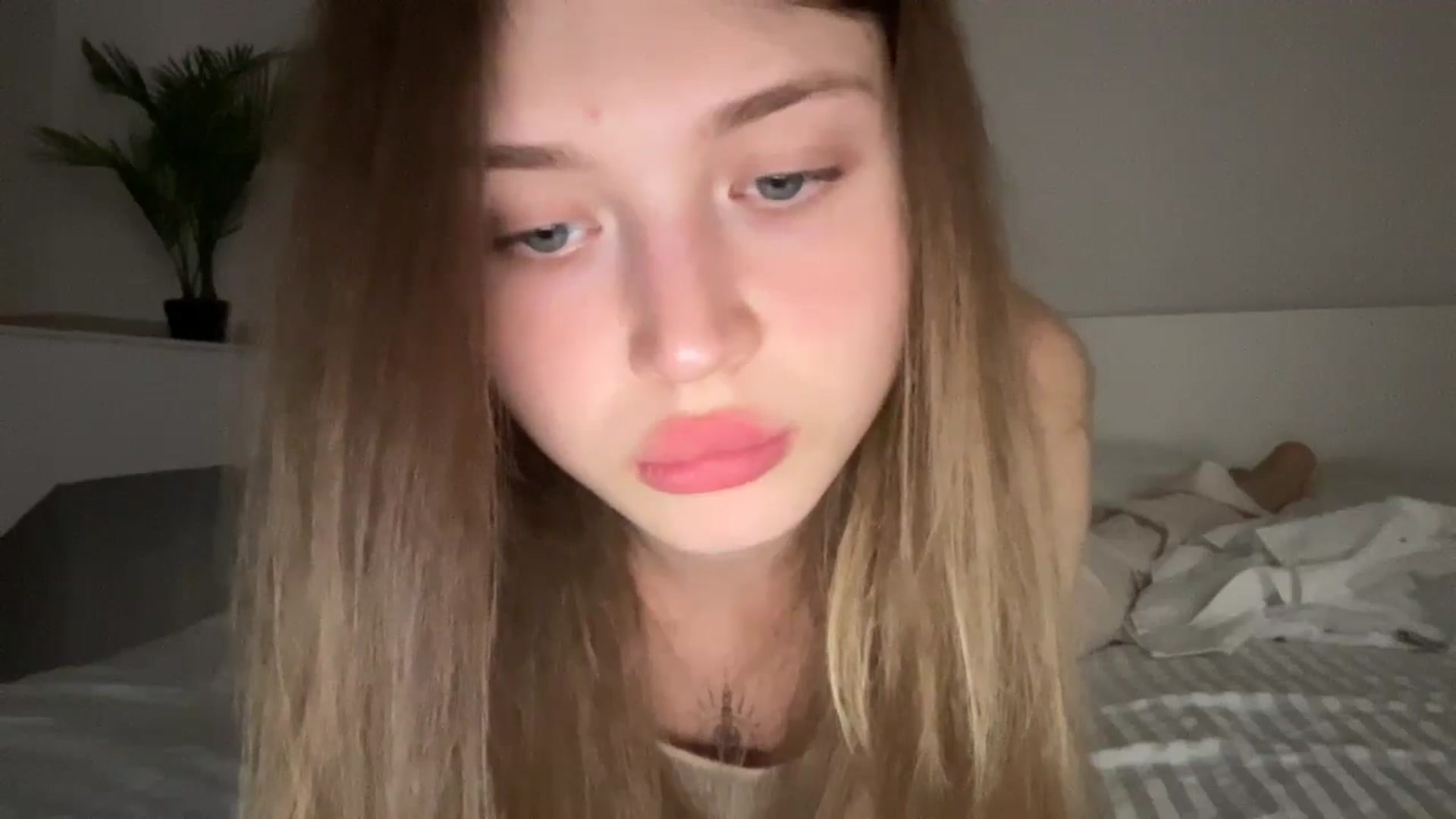 Gallery image thumbnail from Coconut_dream's myfreecams stream on, 07/10/2024, 23:22 image 8 of 20