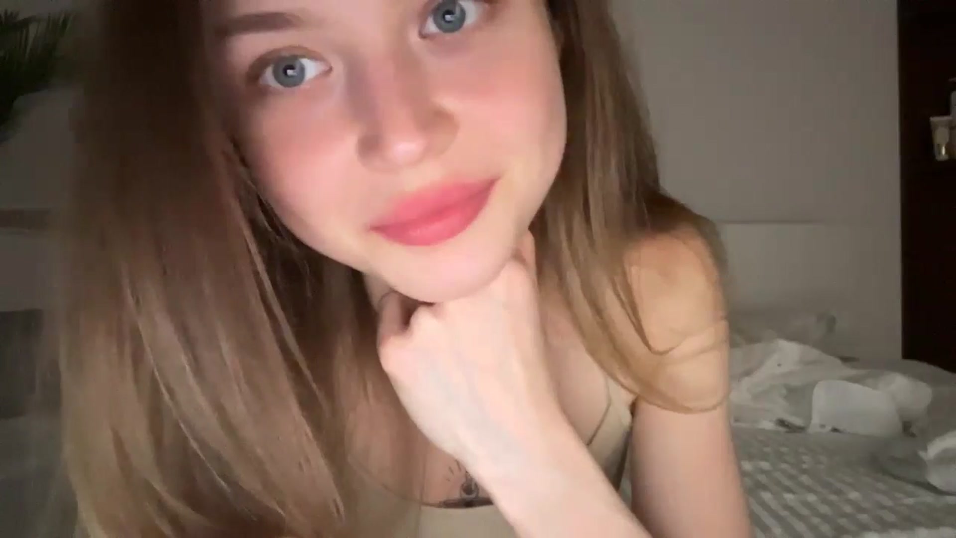 Gallery image thumbnail from Coconut_dream's myfreecams stream on, 07/10/2024, 23:46 image 5 of 20