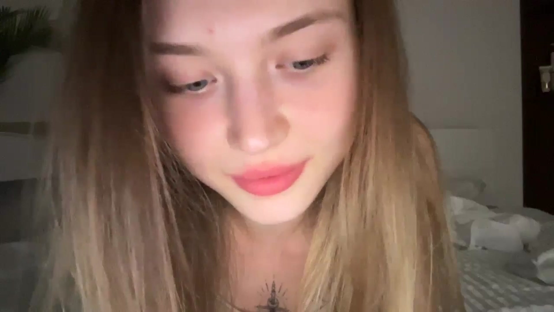 Gallery image thumbnail from Coconut_dream's myfreecams stream on, 07/10/2024, 23:46 image 4 of 20
