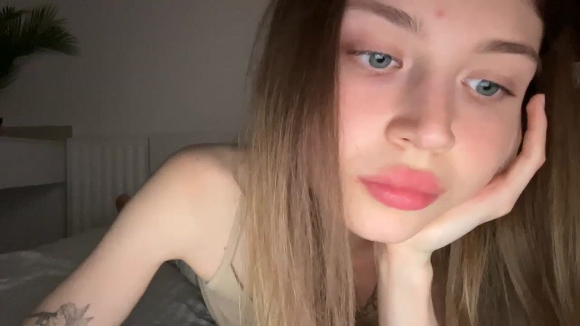 Gallery image thumbnail from Coconut_dream's myfreecams stream on, 07/10/2024, 23:46 image 9 of 20