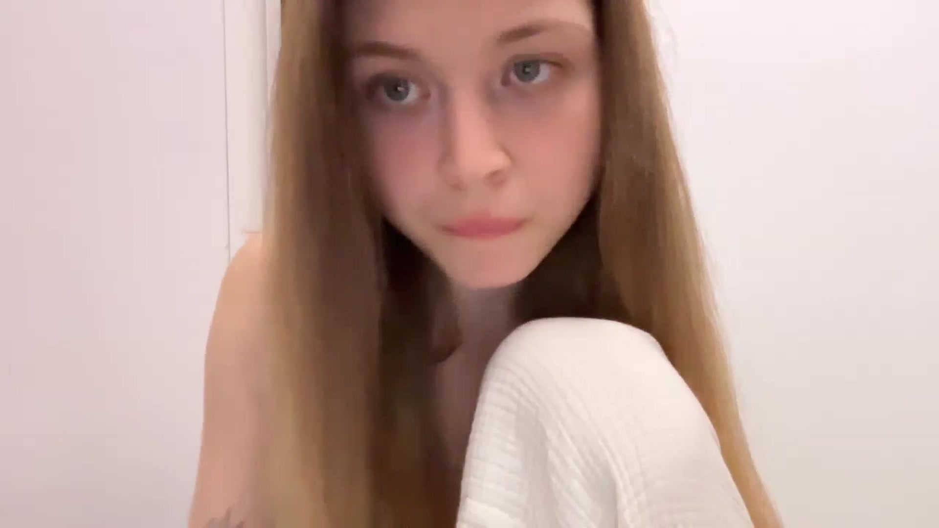 Gallery image thumbnail from Coconut_dream's myfreecams stream on, 07/12/2024, 21:37 image 14 of 20