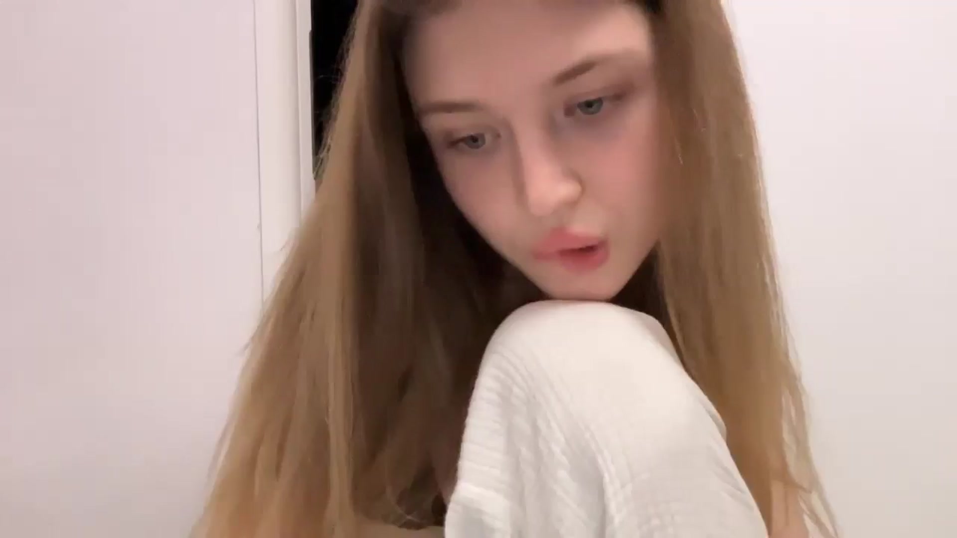 Gallery image thumbnail from Coconut_dream's myfreecams stream on, 07/12/2024, 21:37 image 11 of 20