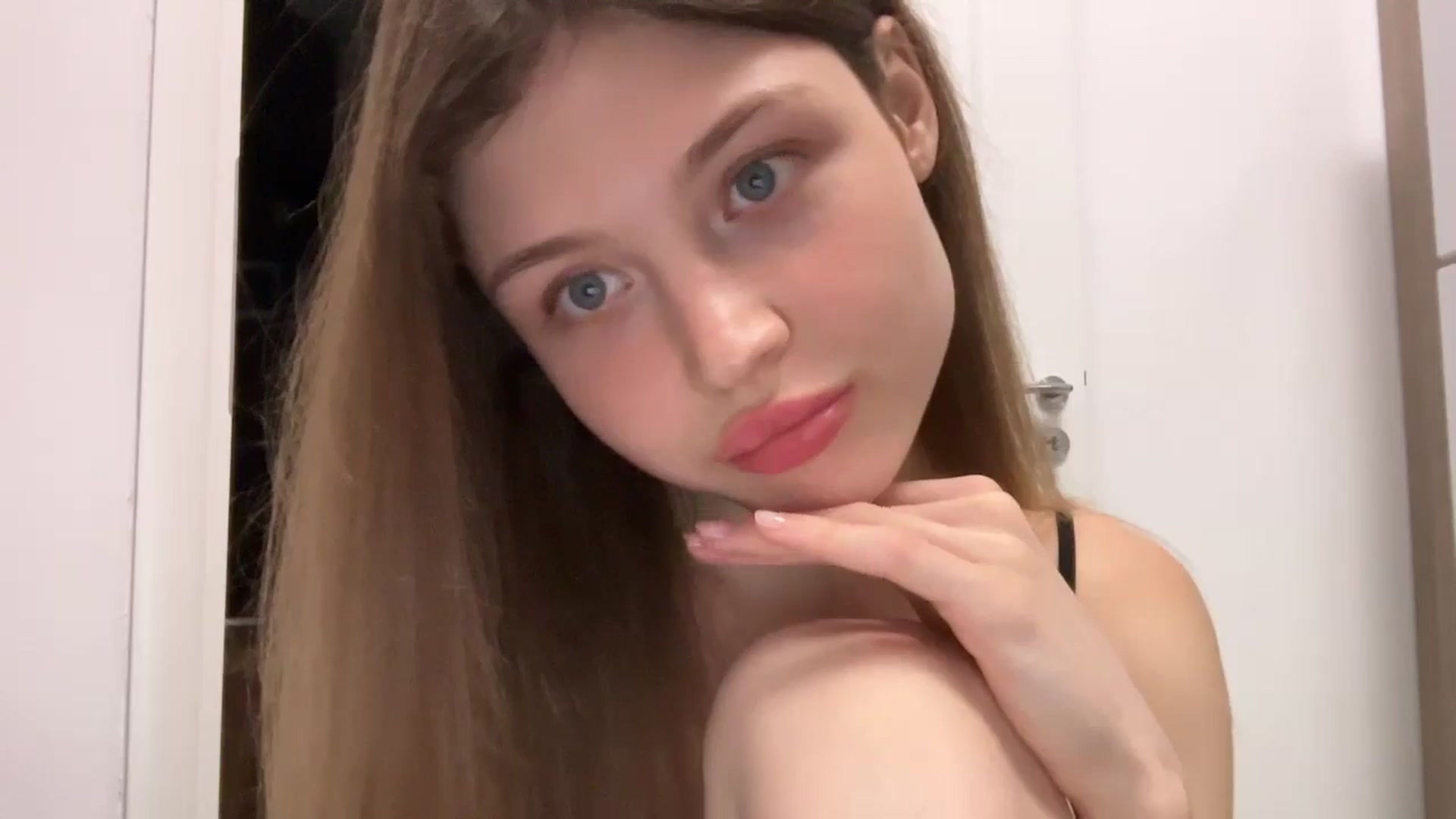 Gallery image thumbnail from Coconut_dream's myfreecams stream on, 07/15/2024, 20:33 image 20 of 20