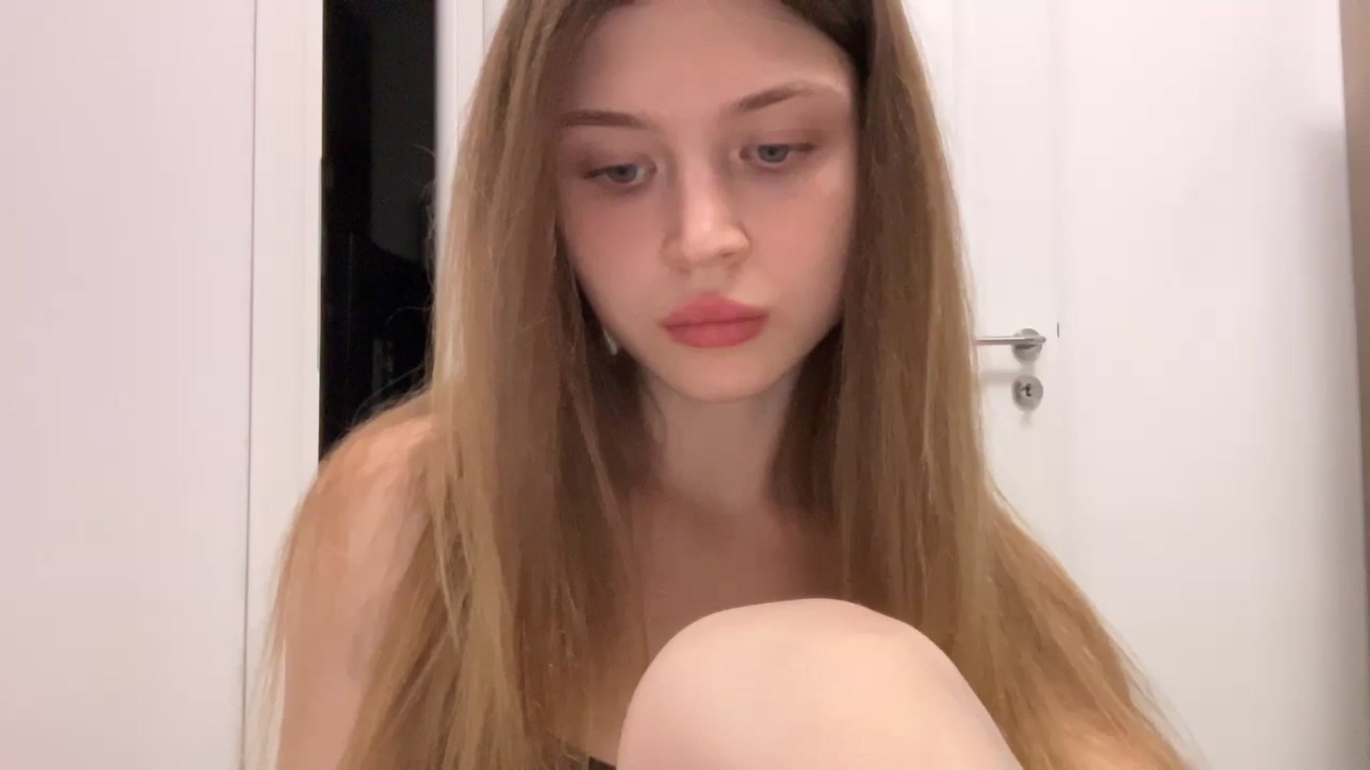 Gallery image thumbnail from Coconut_dream's myfreecams stream on, 07/15/2024, 20:33 image 7 of 20