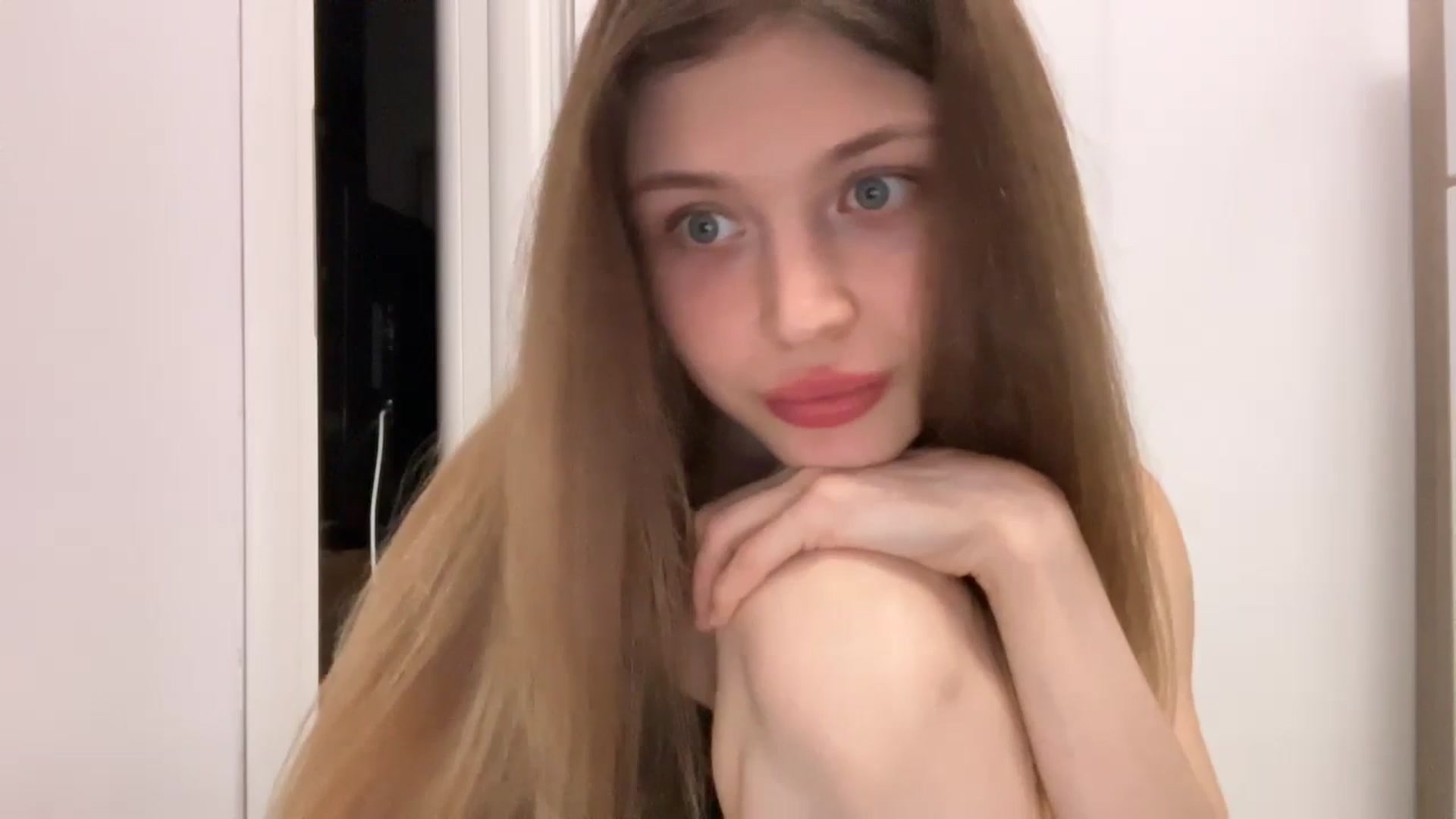 Gallery image thumbnail from Coconut_dream's myfreecams stream on, 07/15/2024, 20:33 image 18 of 20
