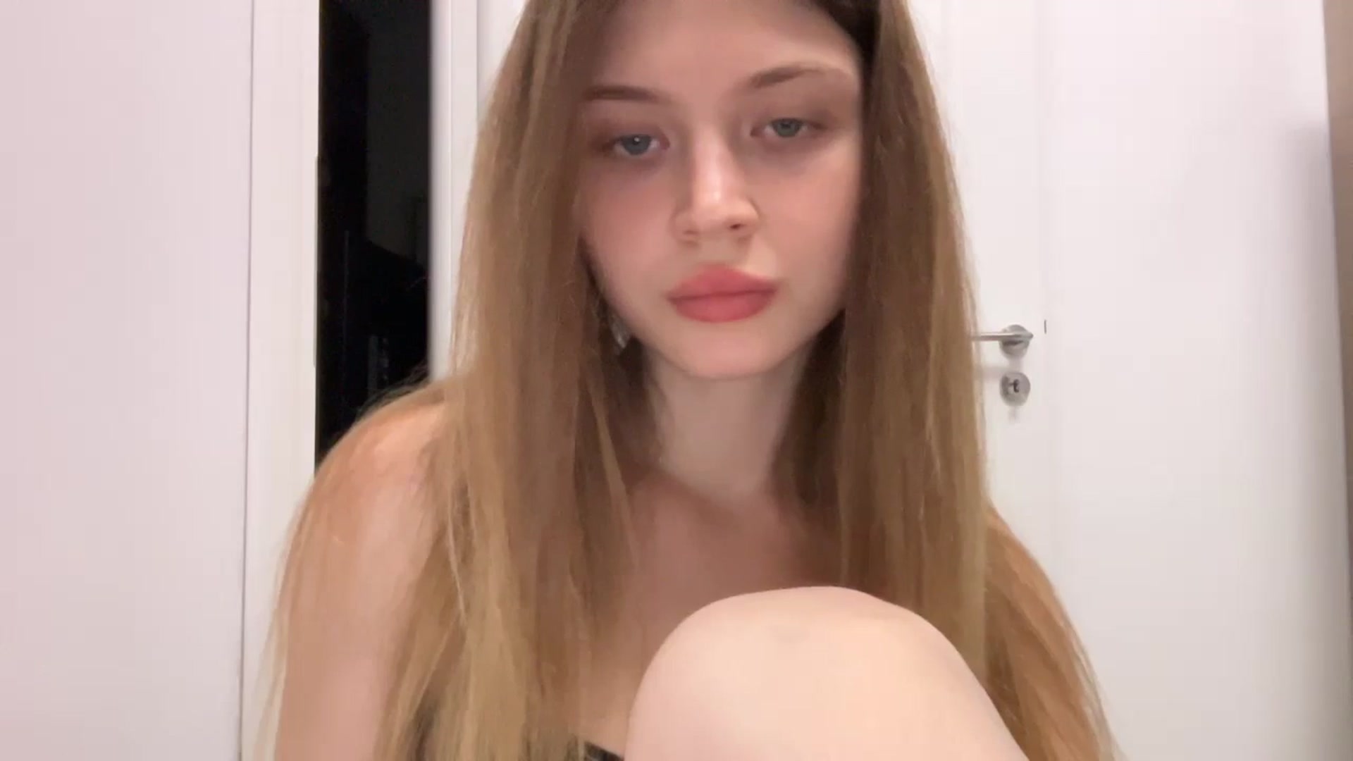 Gallery image thumbnail from Coconut_dream's myfreecams stream on, 07/15/2024, 20:33 image 8 of 20