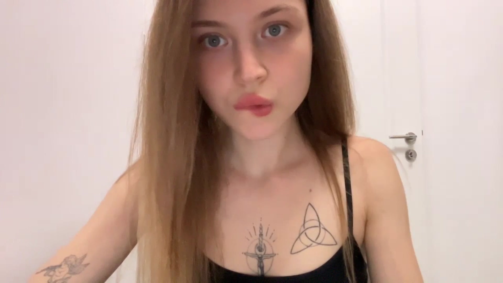 Gallery image thumbnail from Coconut_dream's myfreecams stream on, 07/15/2024, 20:33 image 3 of 20