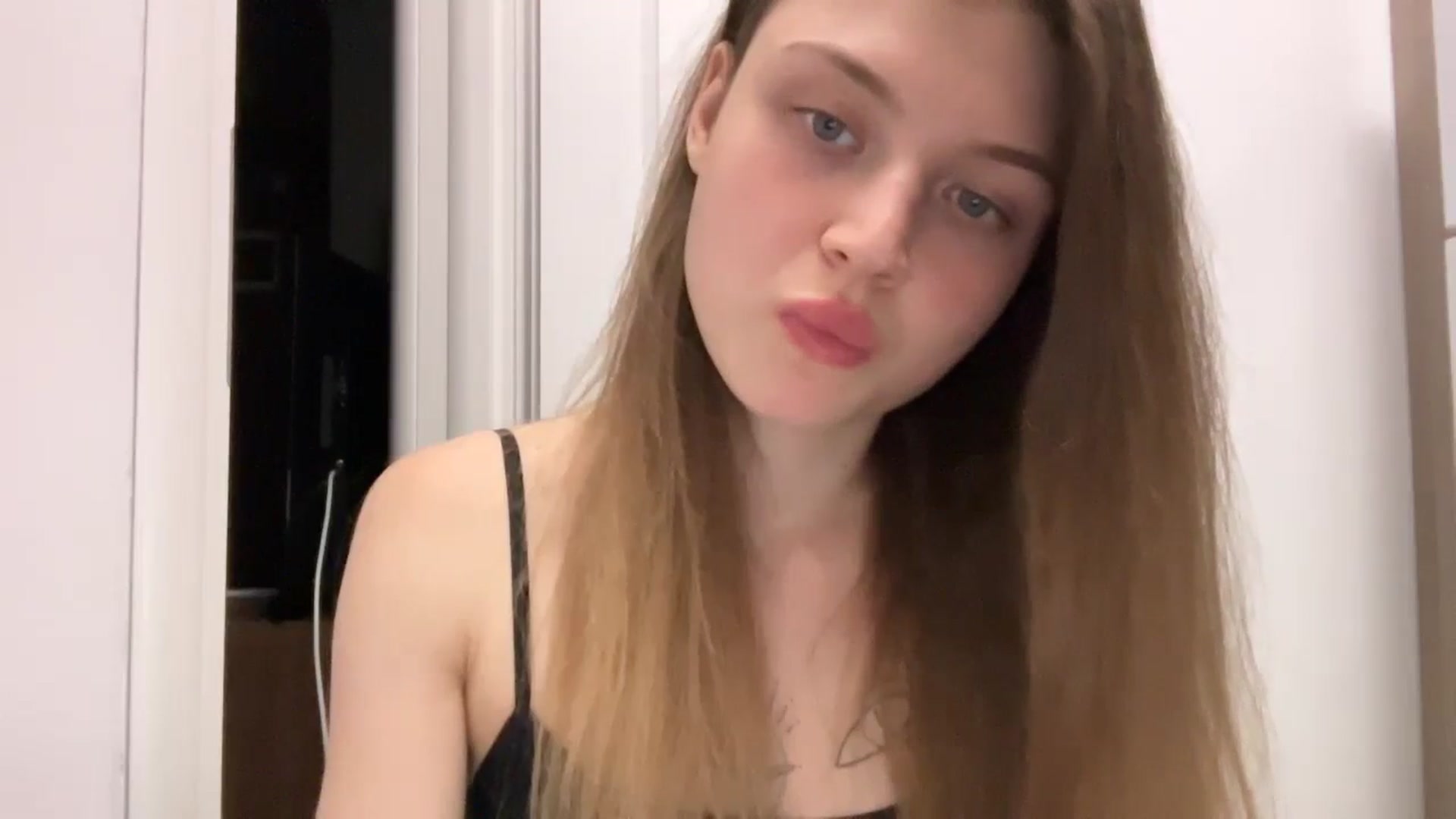 Gallery image thumbnail from Coconut_dream's myfreecams stream on, 07/15/2024, 21:35 image 8 of 20