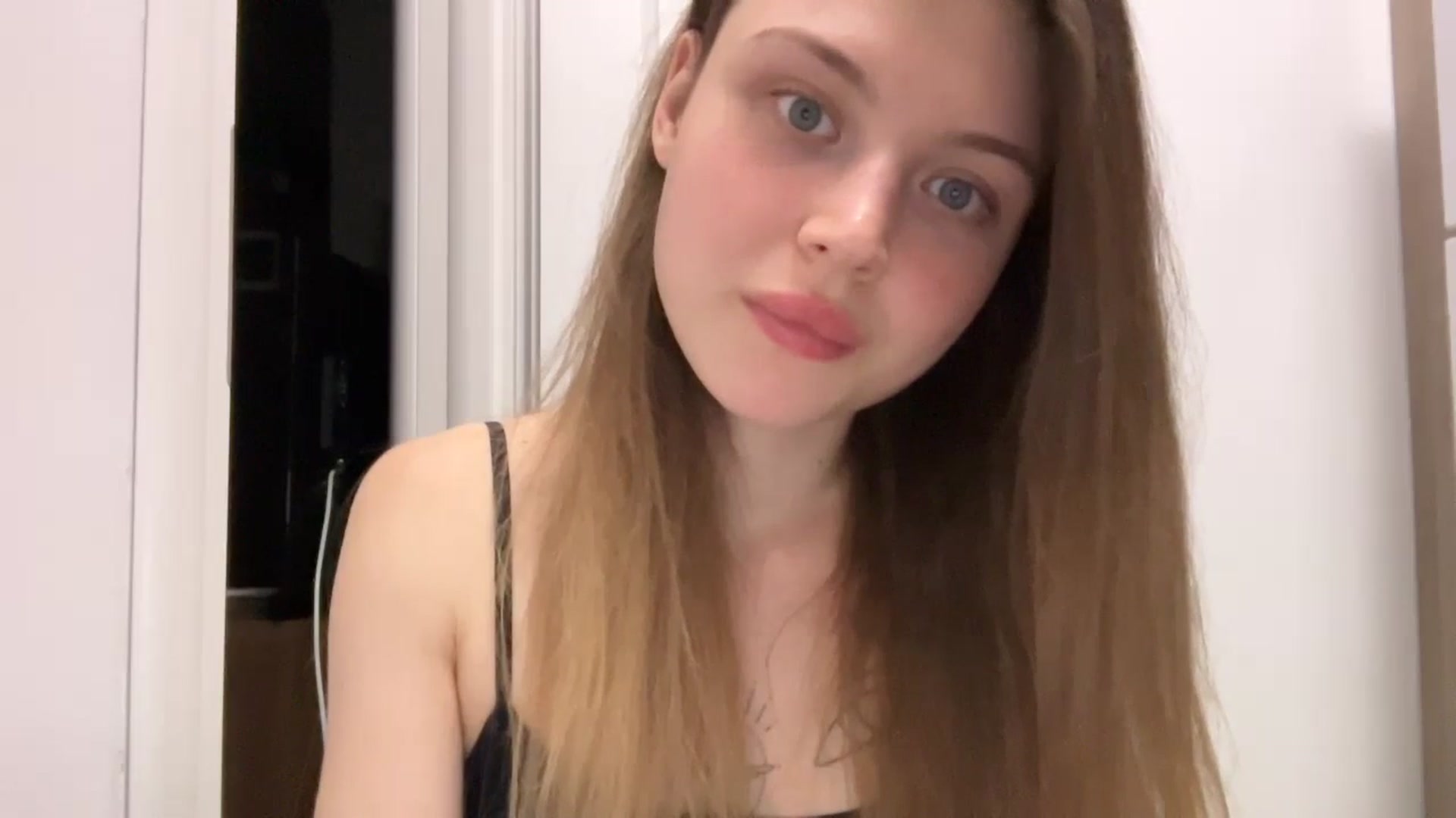 Gallery image thumbnail from Coconut_dream's myfreecams stream on, 07/15/2024, 21:35 image 6 of 20