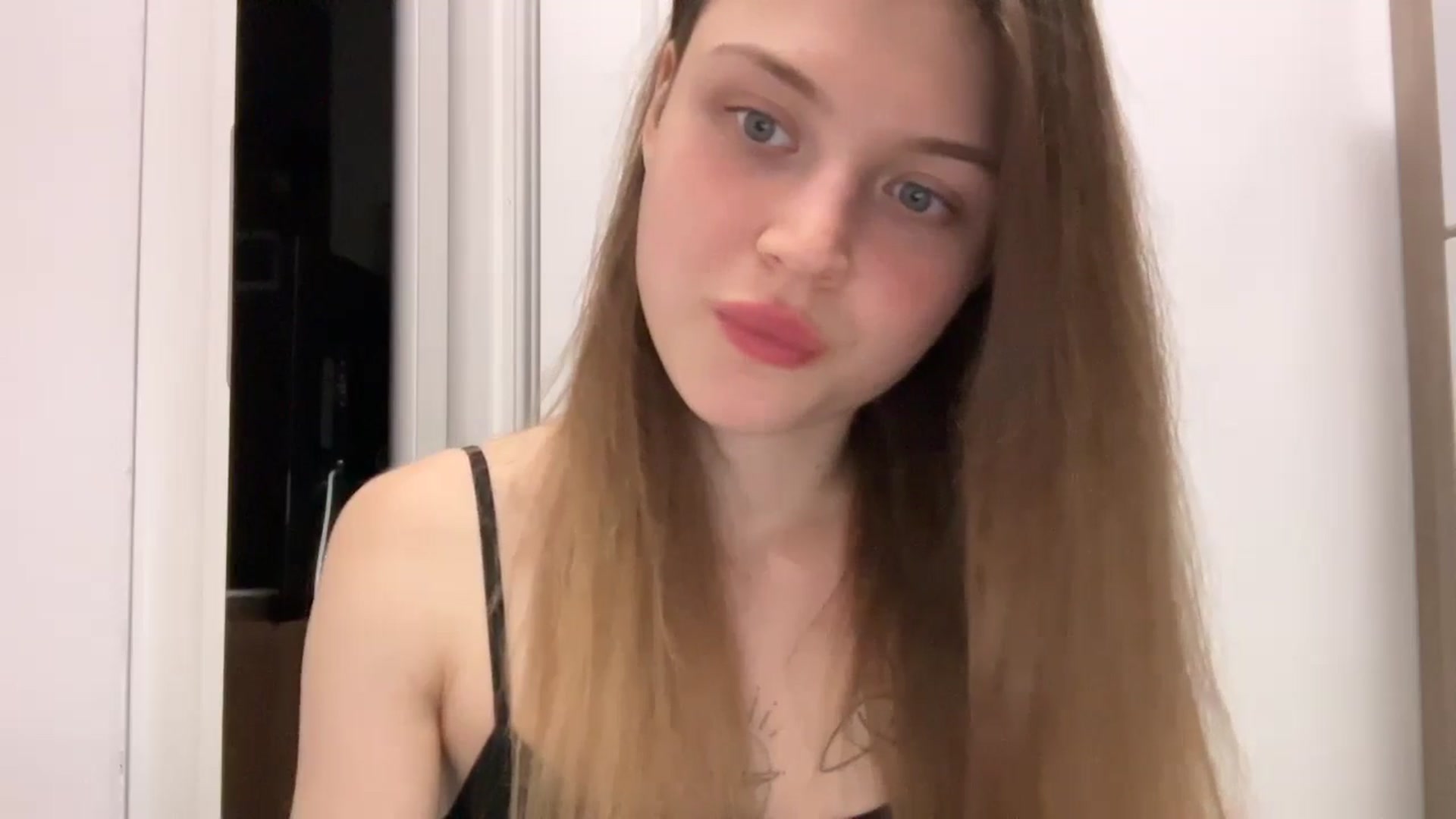 Gallery image thumbnail from Coconut_dream's myfreecams stream on, 07/15/2024, 21:35 image 9 of 20
