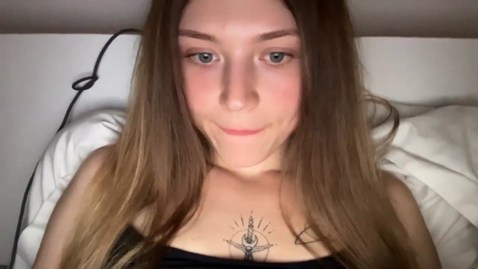 Gallery image thumbnail from Coconut_dream's myfreecams stream on, 07/16/2024, 24:41 image 14 of 20