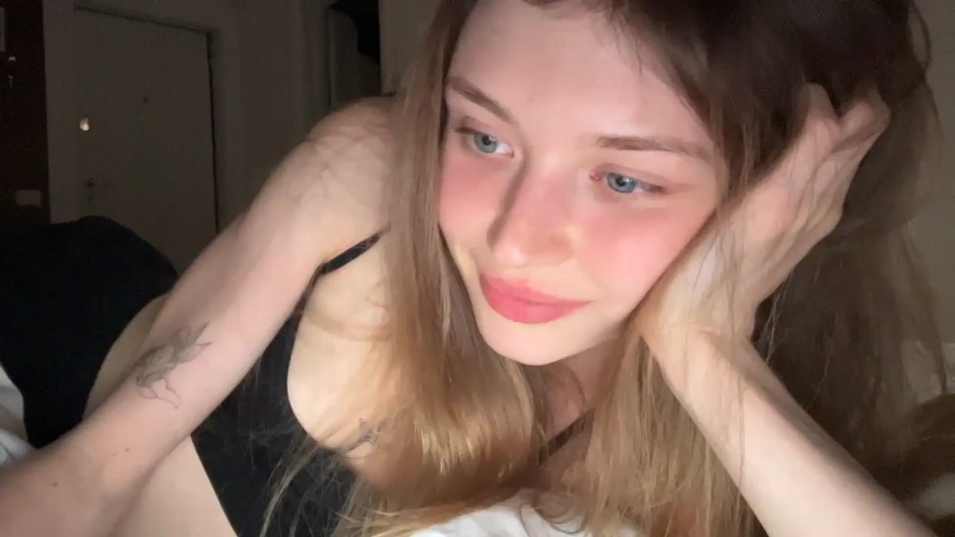 Gallery image thumbnail from Coconut_dream's myfreecams stream on, 07/16/2024, 24:41 image 6 of 20