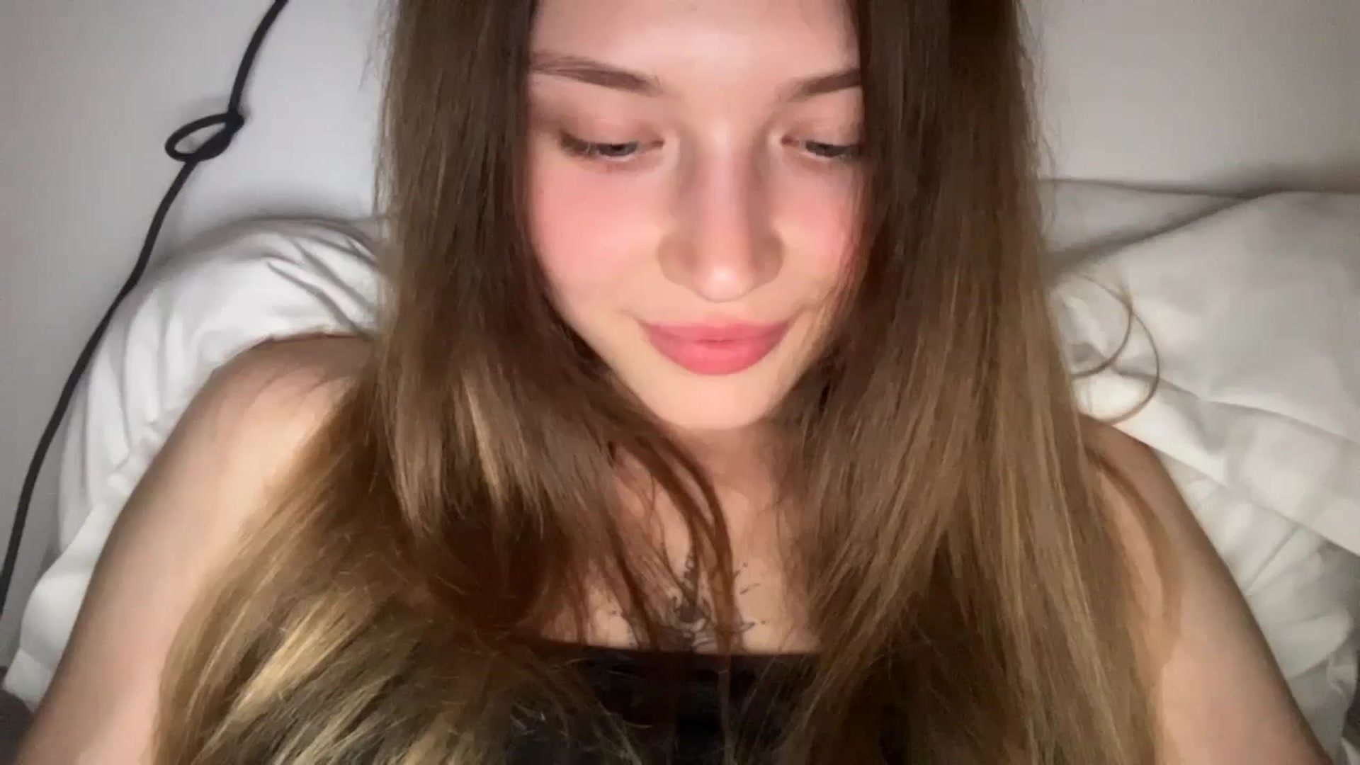 Gallery image thumbnail from Coconut_dream's myfreecams stream on, 07/16/2024, 24:41 image 19 of 20