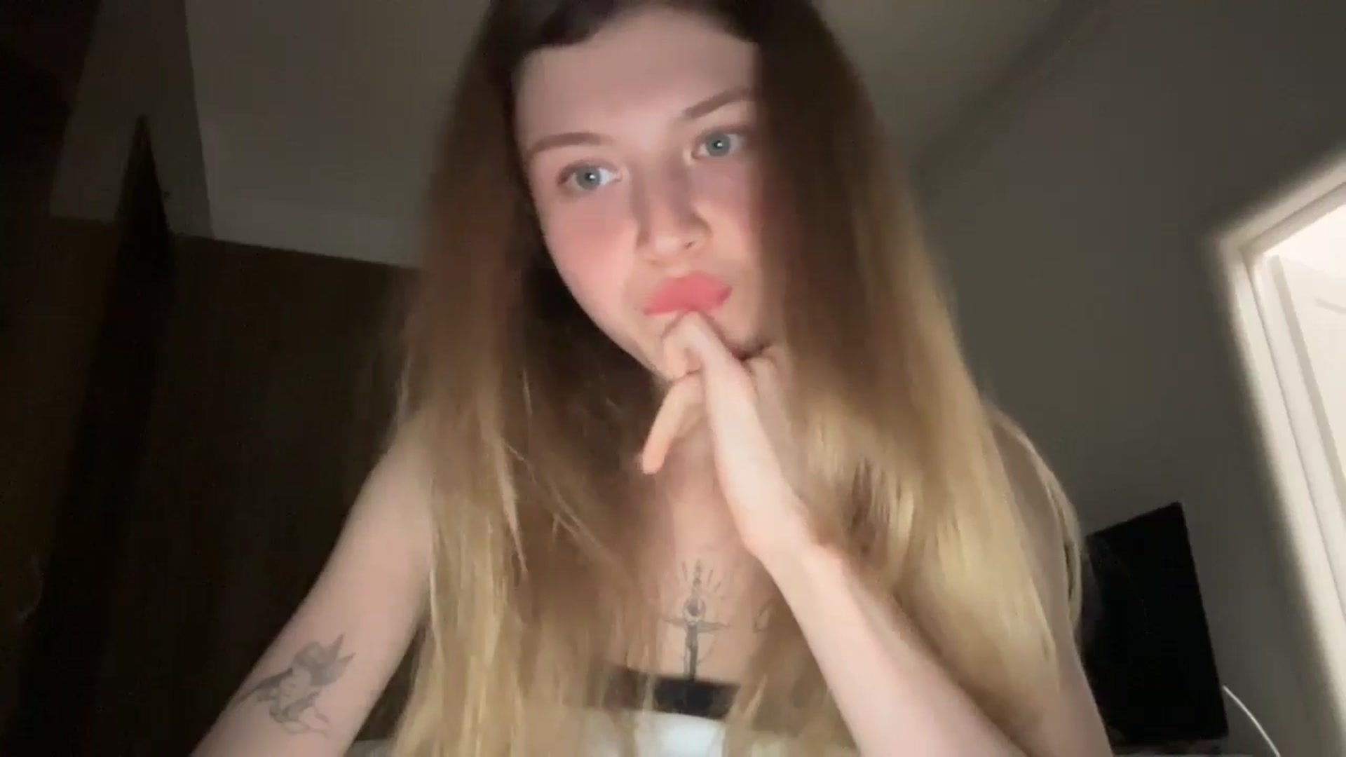 Gallery image thumbnail from Coconut_dream's myfreecams stream on, 07/16/2024, 24:41 image 9 of 20