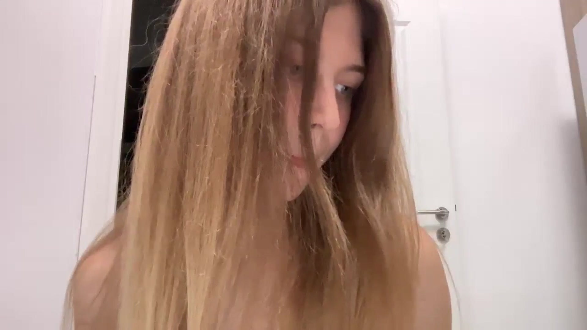 Gallery image thumbnail from Coconut_dream's myfreecams stream on, 07/16/2024, 11:36 image 8 of 20