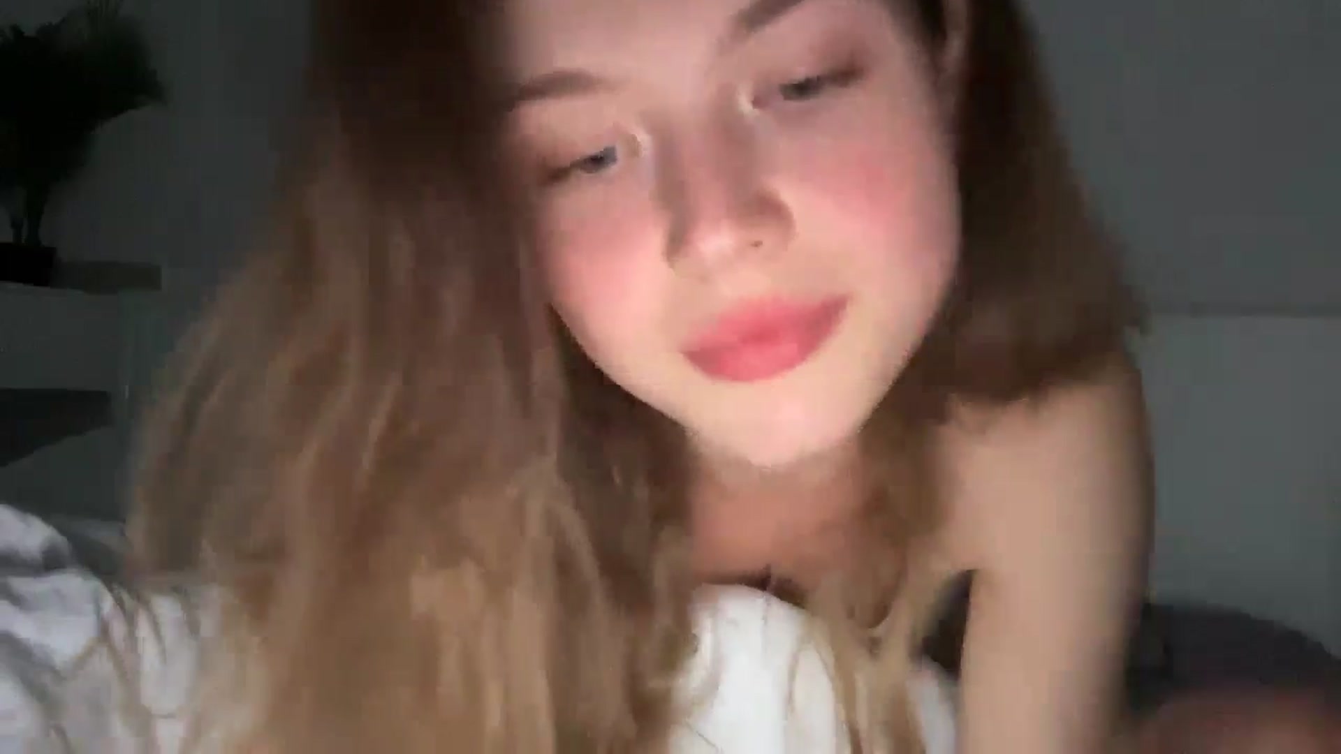 Gallery image thumbnail from Coconut_dream's myfreecams stream on, 07/16/2024, 21:58 image 5 of 20