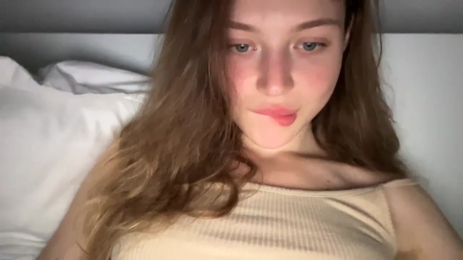 Gallery image thumbnail from Coconut_dream's myfreecams stream on, 07/16/2024, 23:10 image 11 of 20