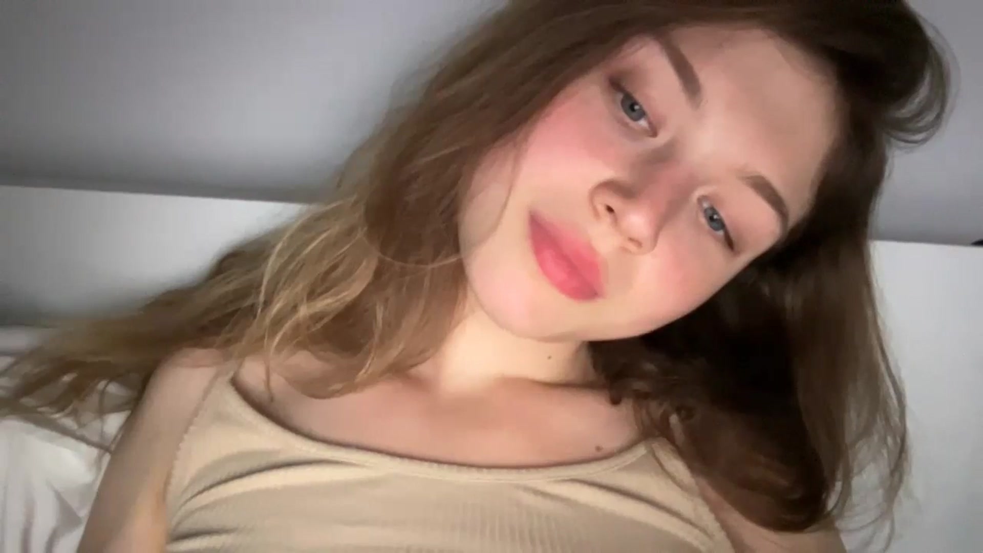 Gallery image thumbnail from Coconut_dream's myfreecams stream on, 07/17/2024, 24:03 image 9 of 20