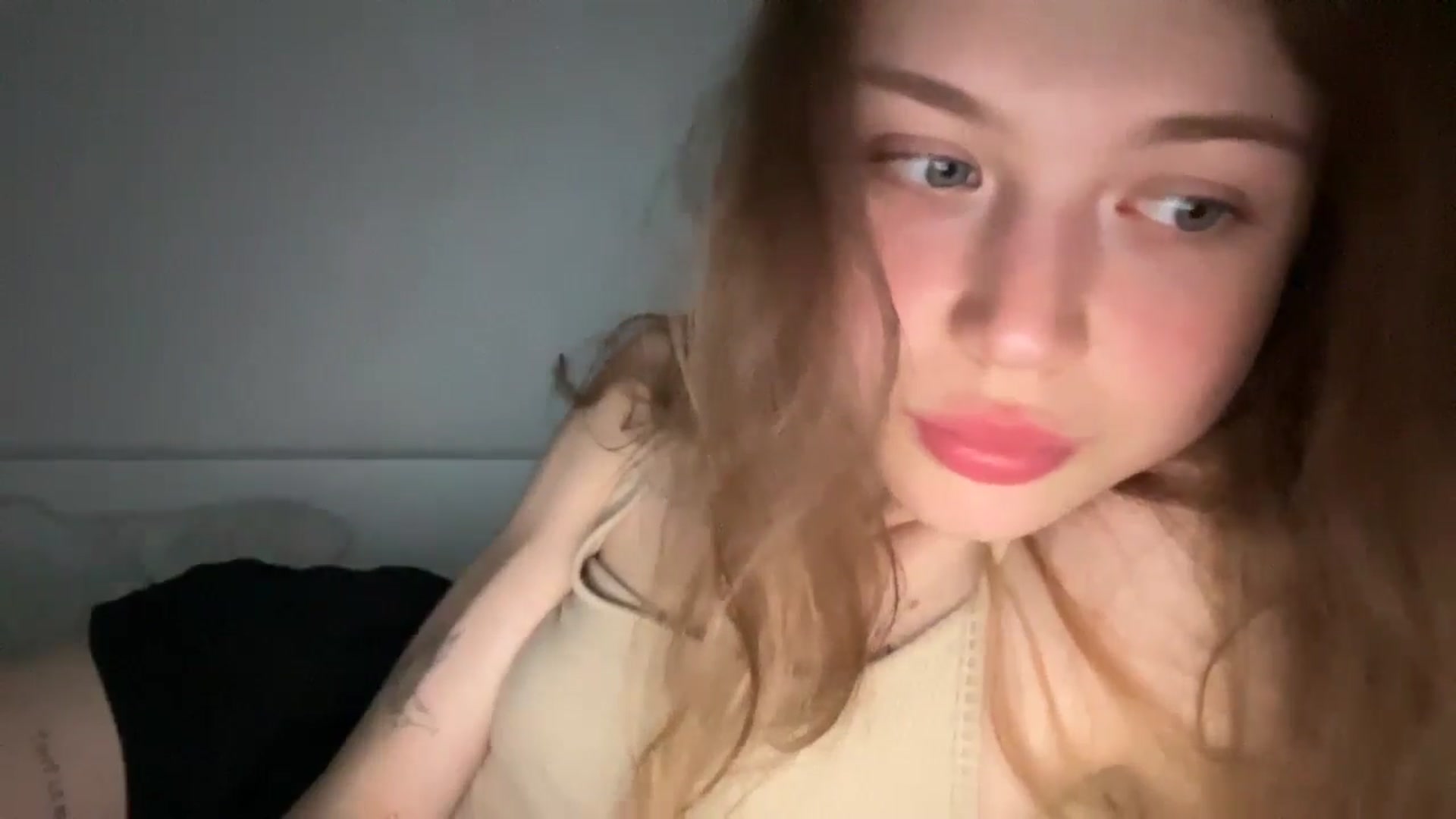 Gallery image thumbnail from Coconut_dream's myfreecams stream on, 07/17/2024, 24:03 image 19 of 20