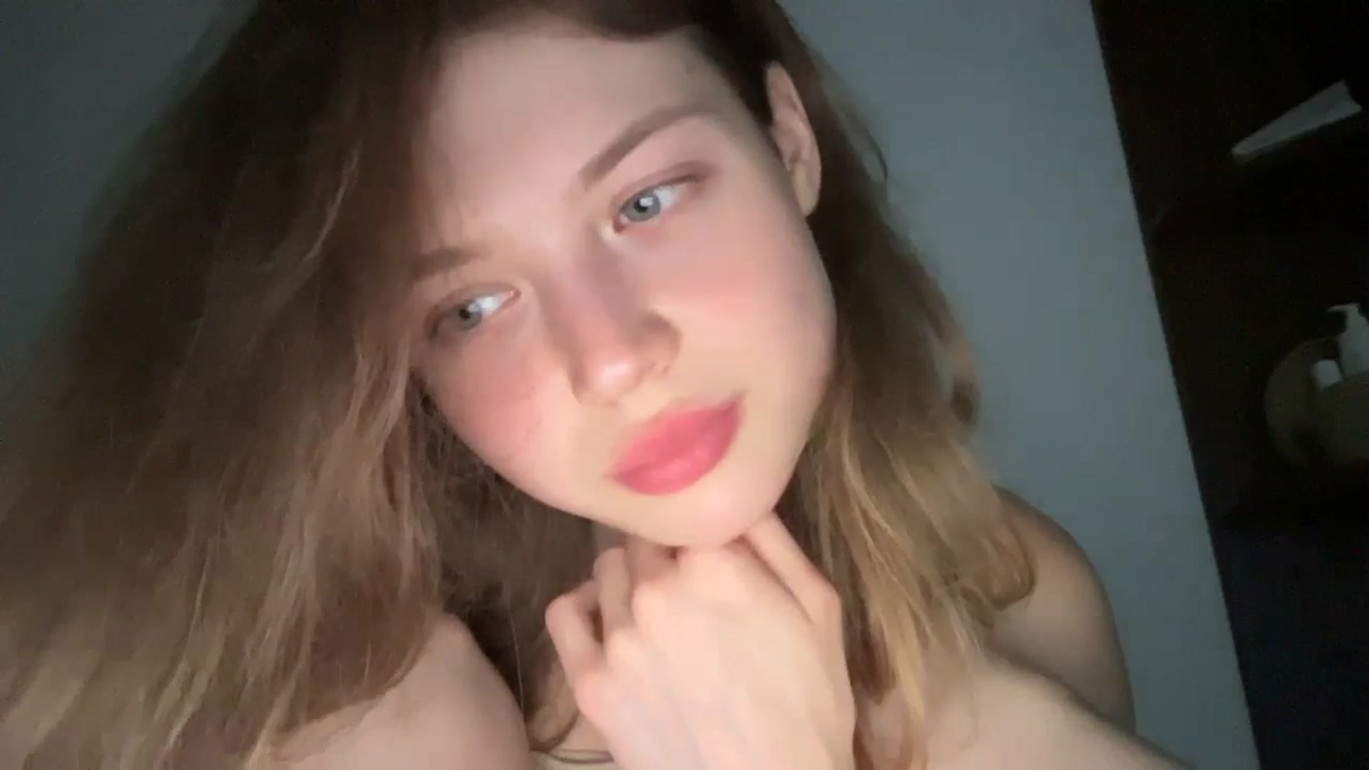 Gallery image thumbnail from Coconut_dream's myfreecams stream on, 07/17/2024, 24:03 image 17 of 20
