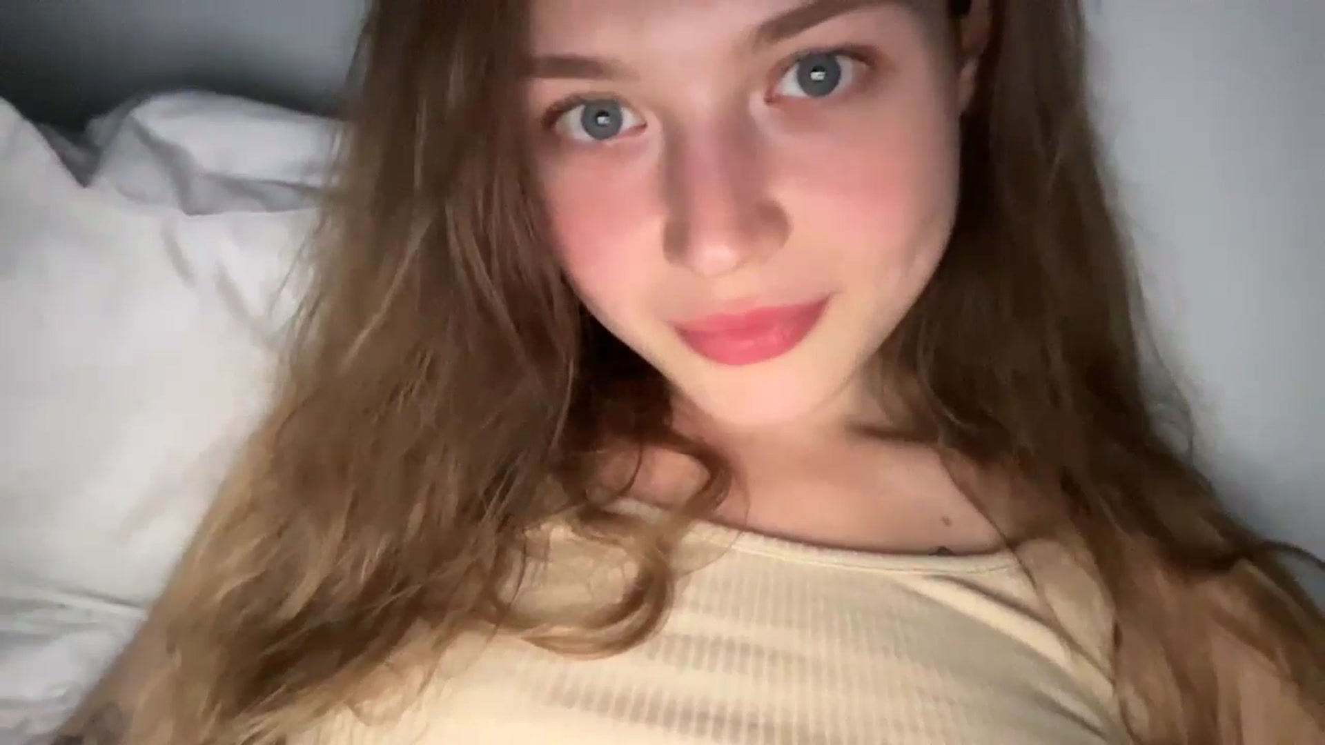 Gallery image thumbnail from Coconut_dream's myfreecams stream on, 07/17/2024, 24:03 image 2 of 20