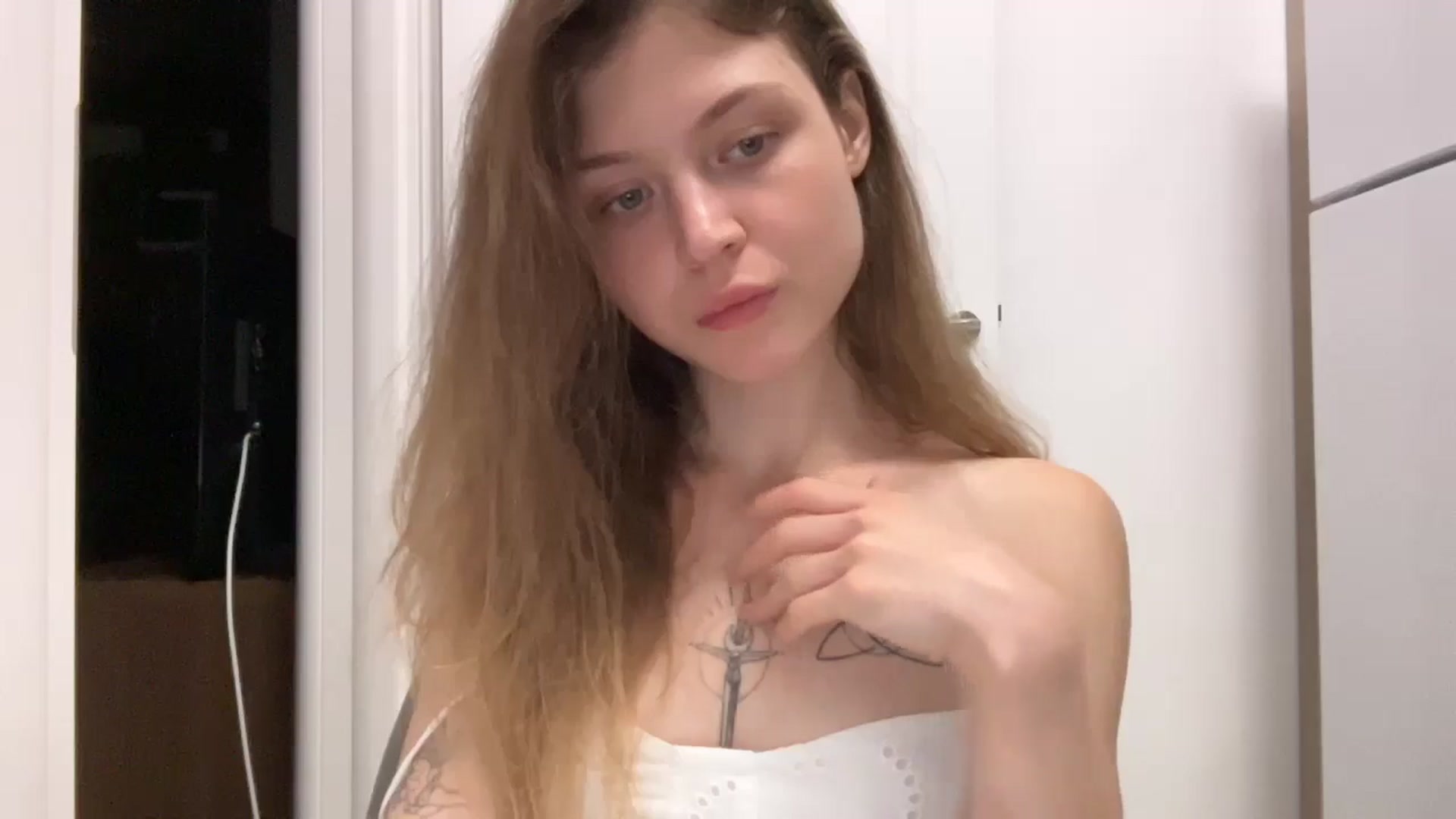 Gallery image thumbnail from Coconut_dream's myfreecams stream on, 07/19/2024, 19:32 image 17 of 20