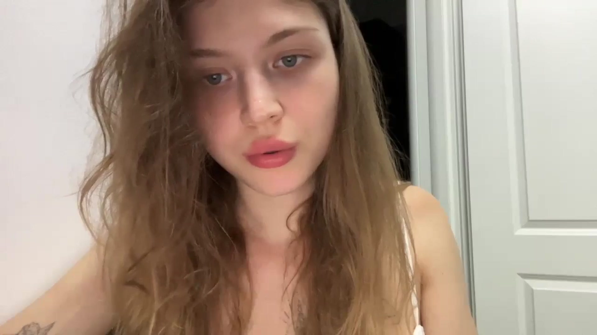 Gallery image thumbnail from Coconut_dream's myfreecams stream on, 07/21/2024, 19:52 image 15 of 20