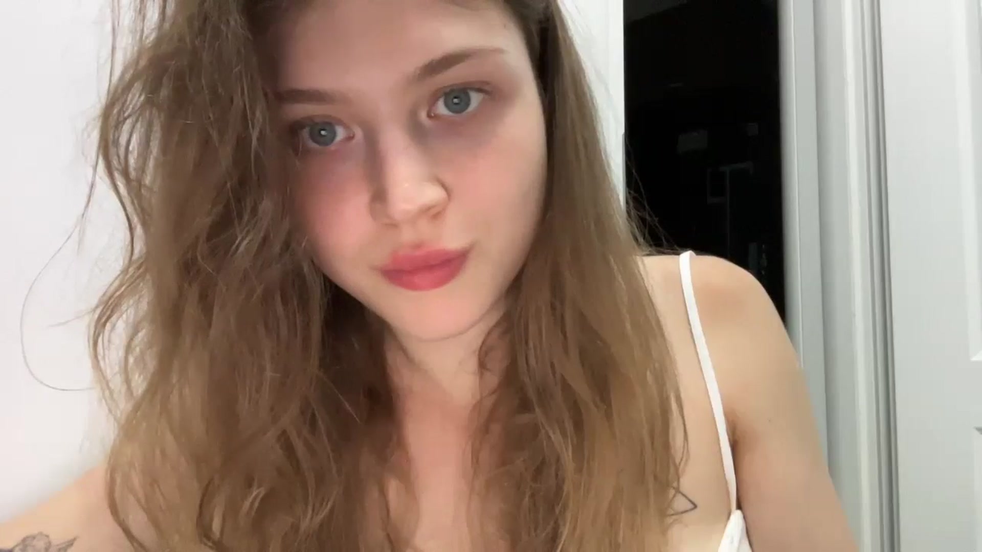 Gallery image thumbnail from Coconut_dream's myfreecams stream on, 07/21/2024, 19:52 image 11 of 20
