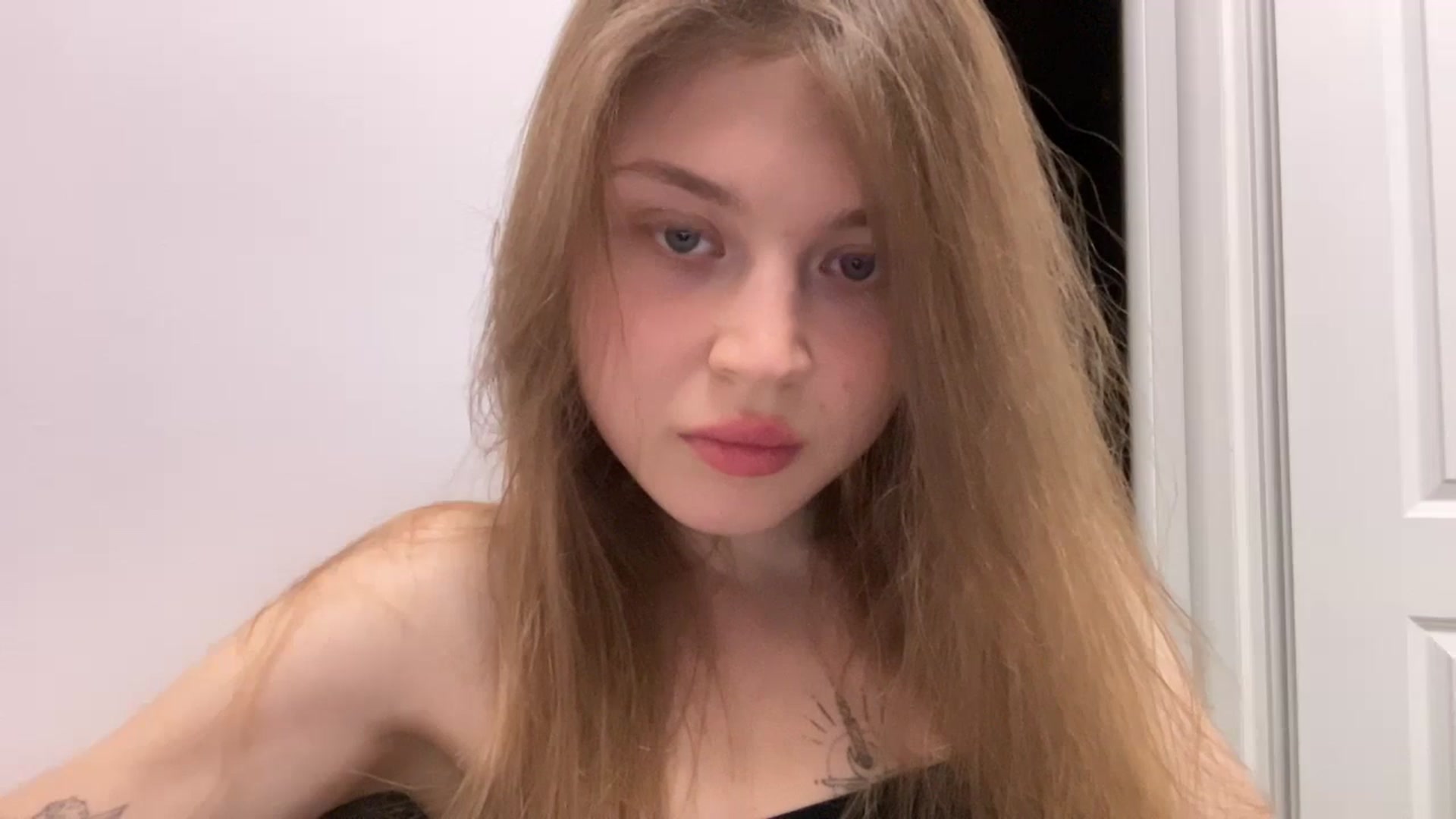 Gallery image thumbnail from Coconut_dream's myfreecams stream on, 07/25/2024, 20:48 image 3 of 20