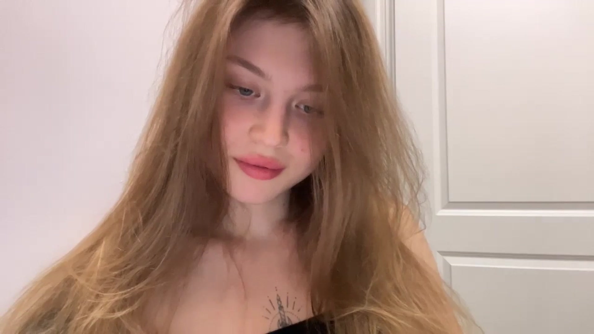 Gallery image thumbnail from Coconut_dream's myfreecams stream on, 07/25/2024, 20:48 image 9 of 20