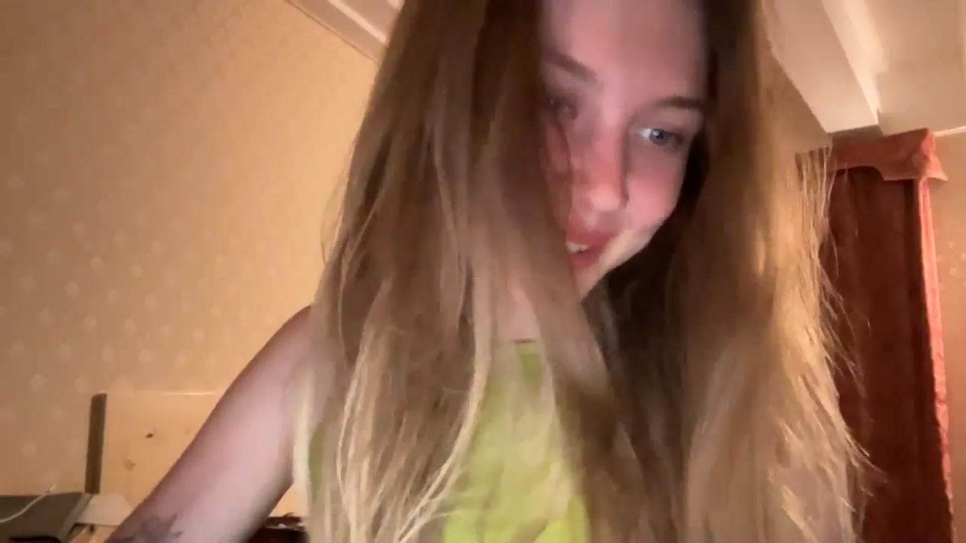Gallery image thumbnail from Coconut_dream's myfreecams stream on, 07/26/2024, 20:36 image 3 of 20