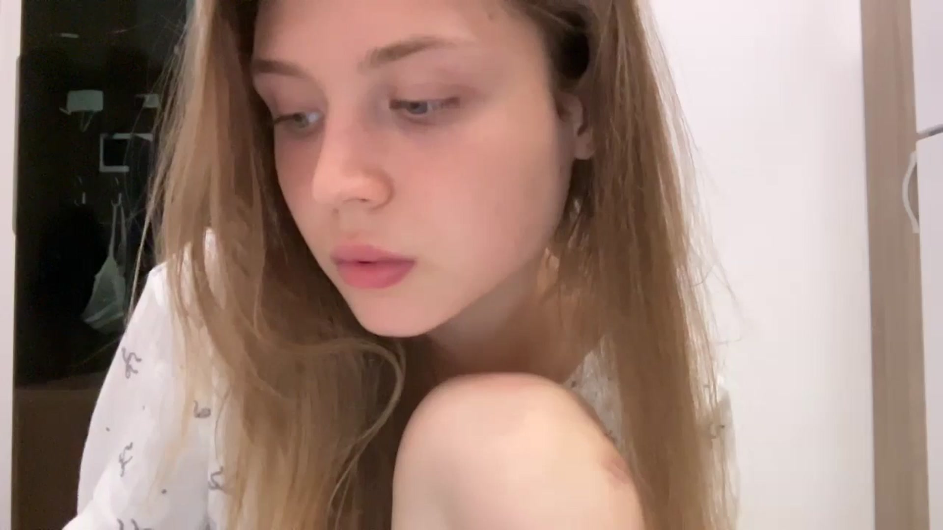 Gallery image thumbnail from Coconut_dream's myfreecams stream on, 07/31/2024, 11:18 image 12 of 20